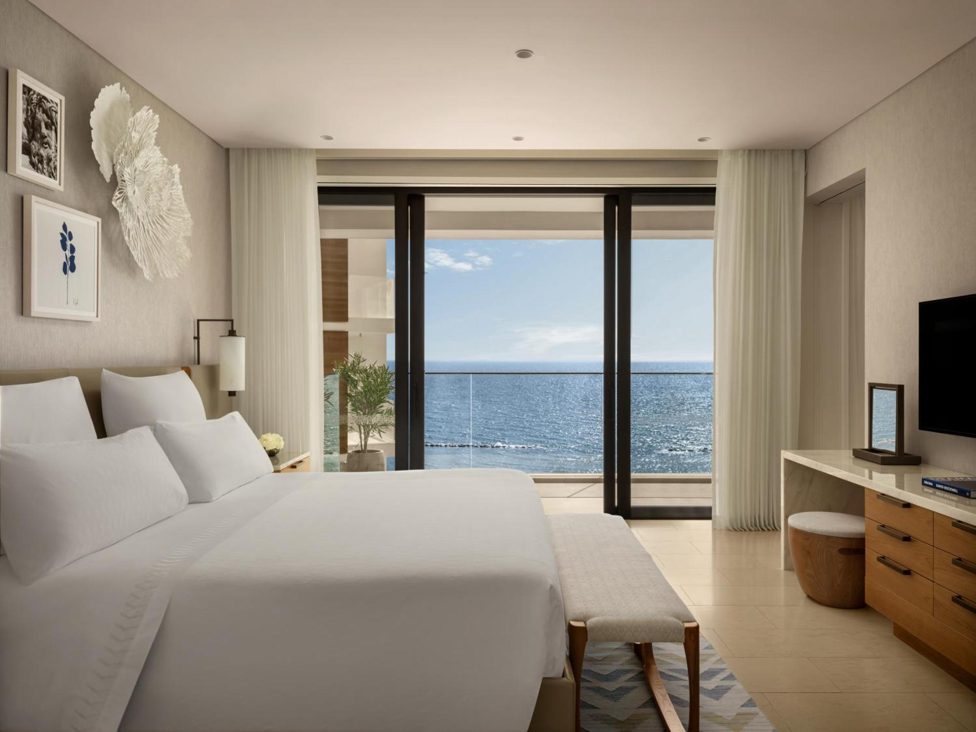 Grand Deluxe Seaview Suite Two Bedrooms