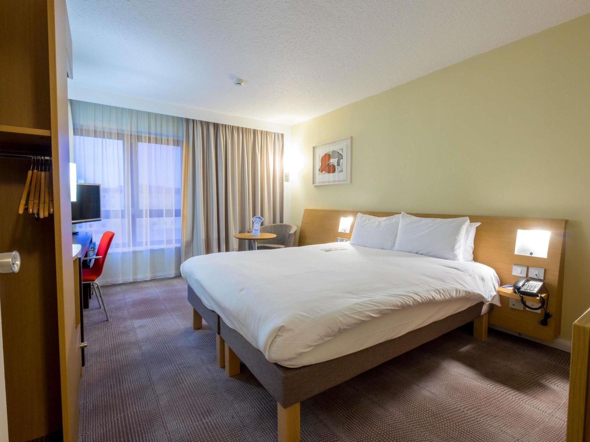 Chambre Double Supérieure - Accessible aux Personnes à Mobilité Réduite