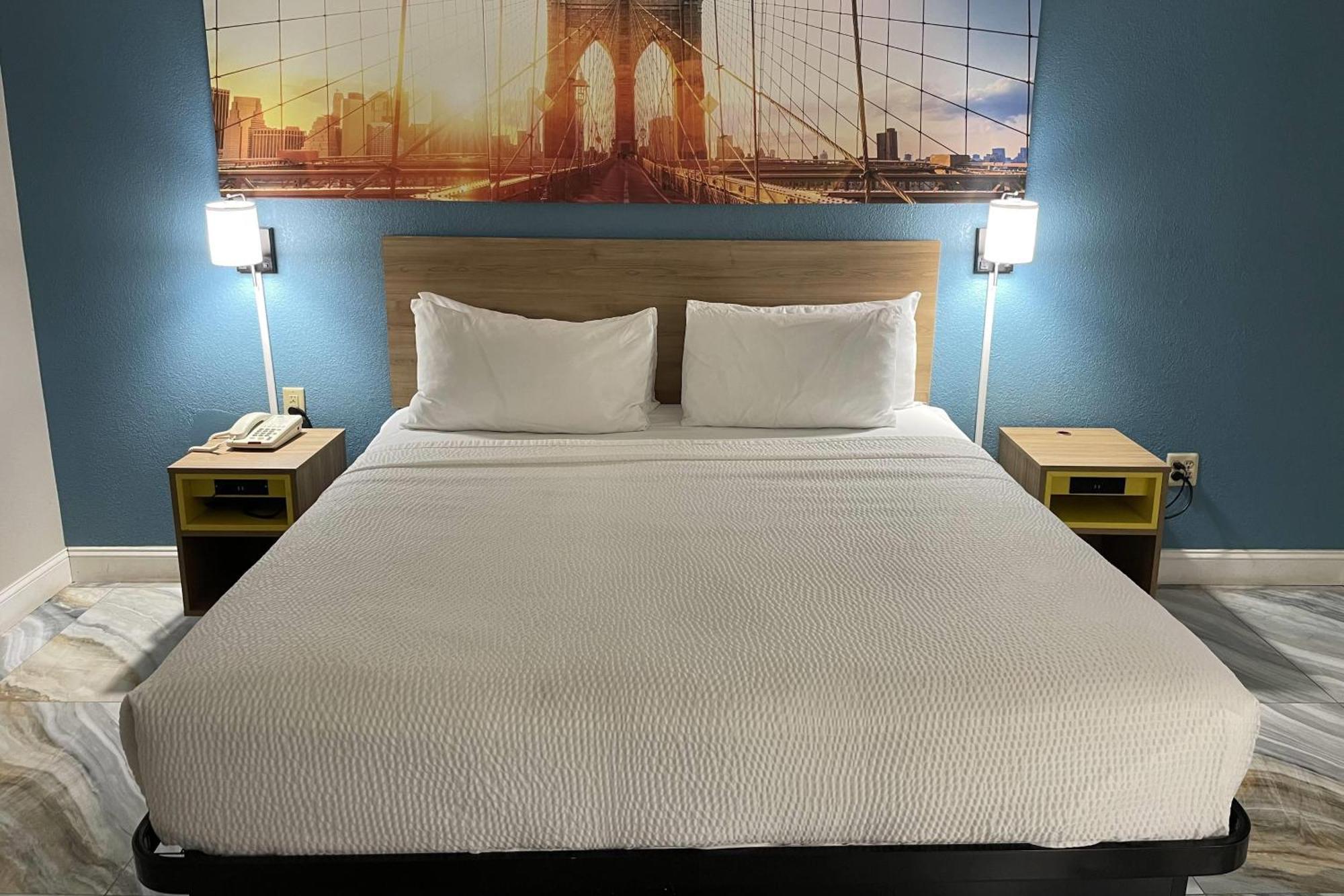 King Room - Mobility Access/Non-Smoking