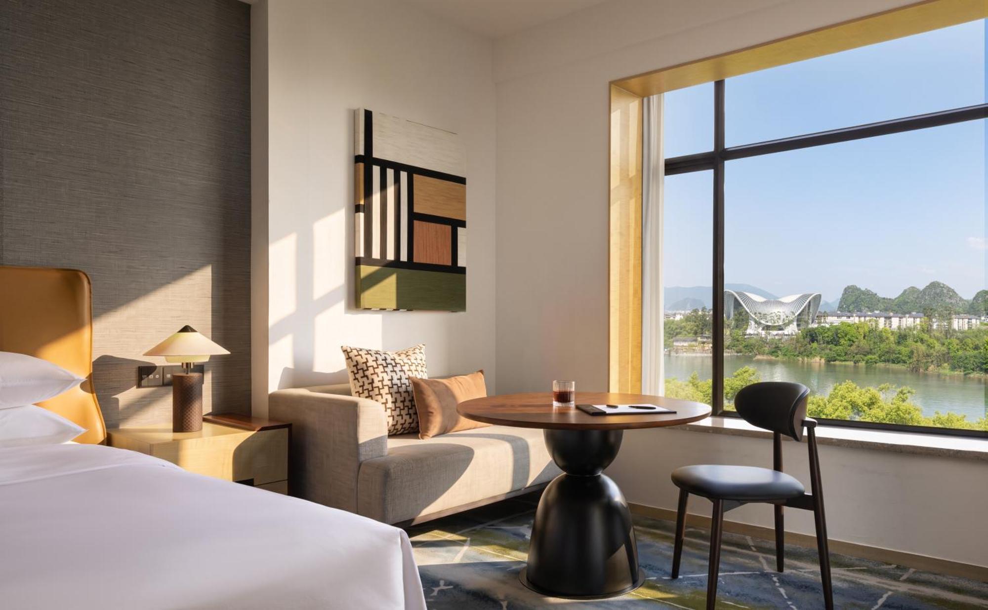 Club King Room