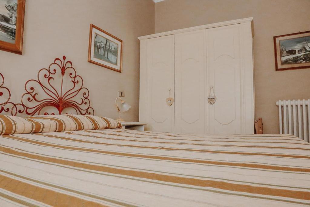 Doppel-/Zweibettzimmer mit Stadtblick