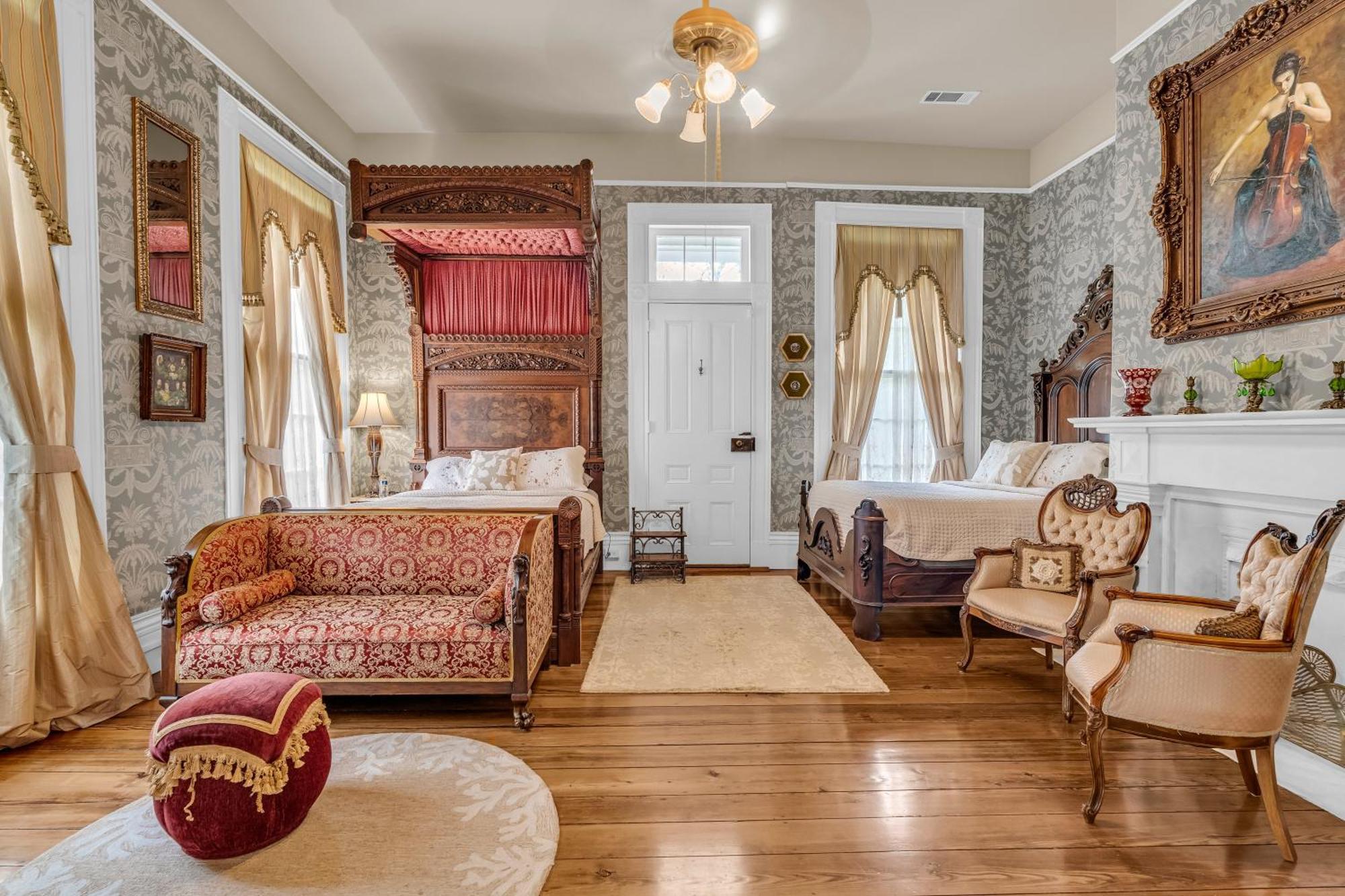 Queen Suite