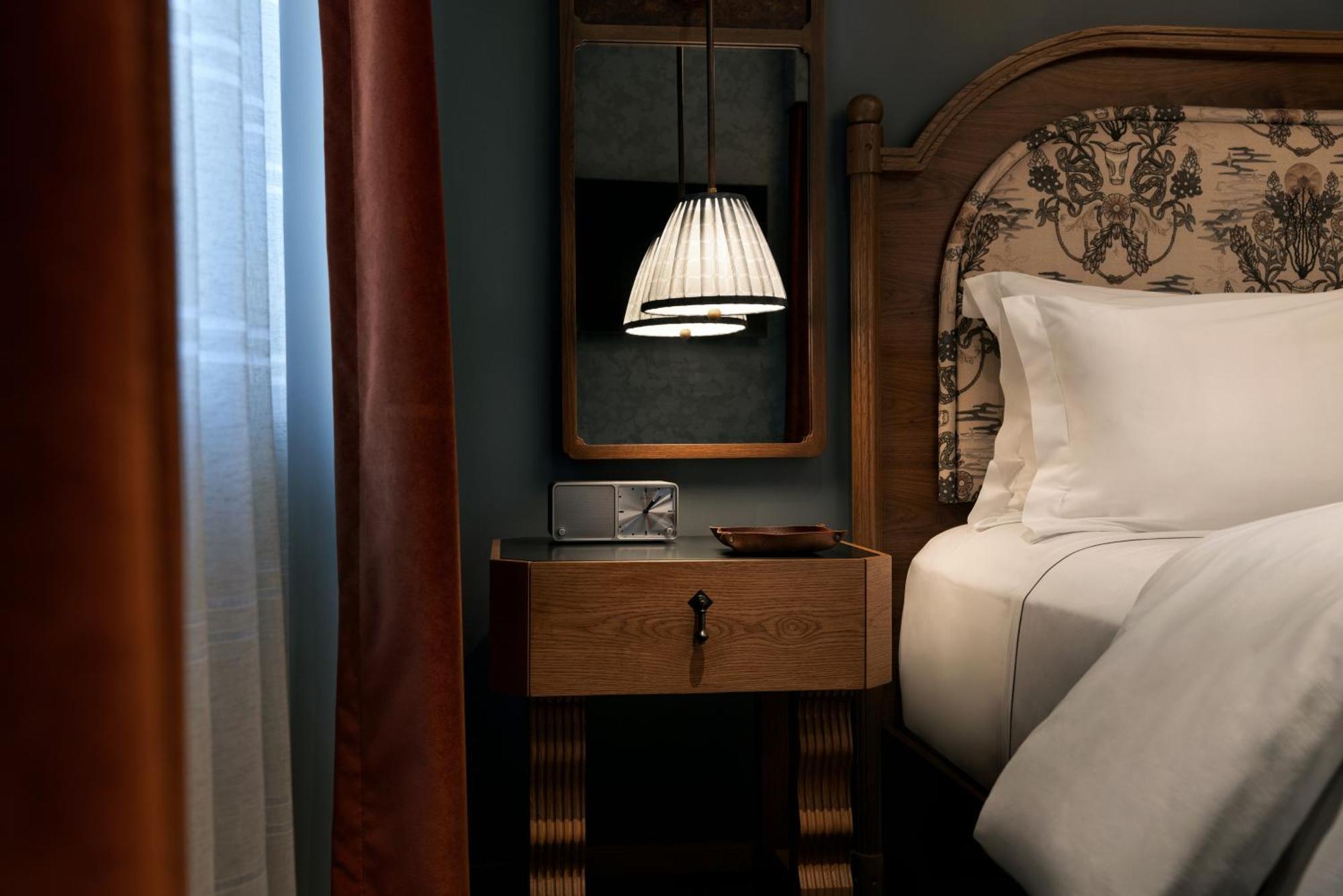 Queen Room with Two Queen Beds with Accessible Tub - Disability Access