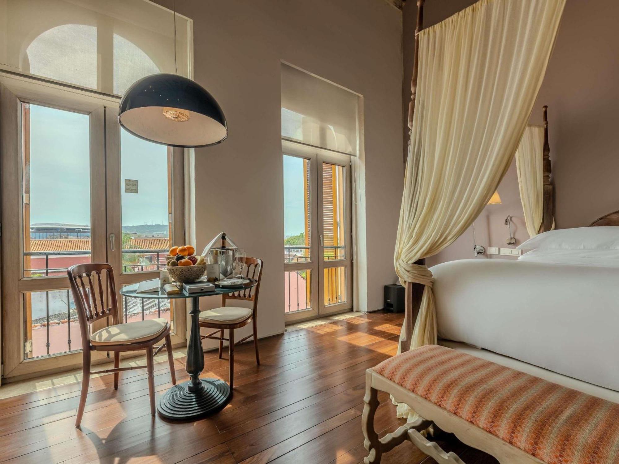 Colonial Suite