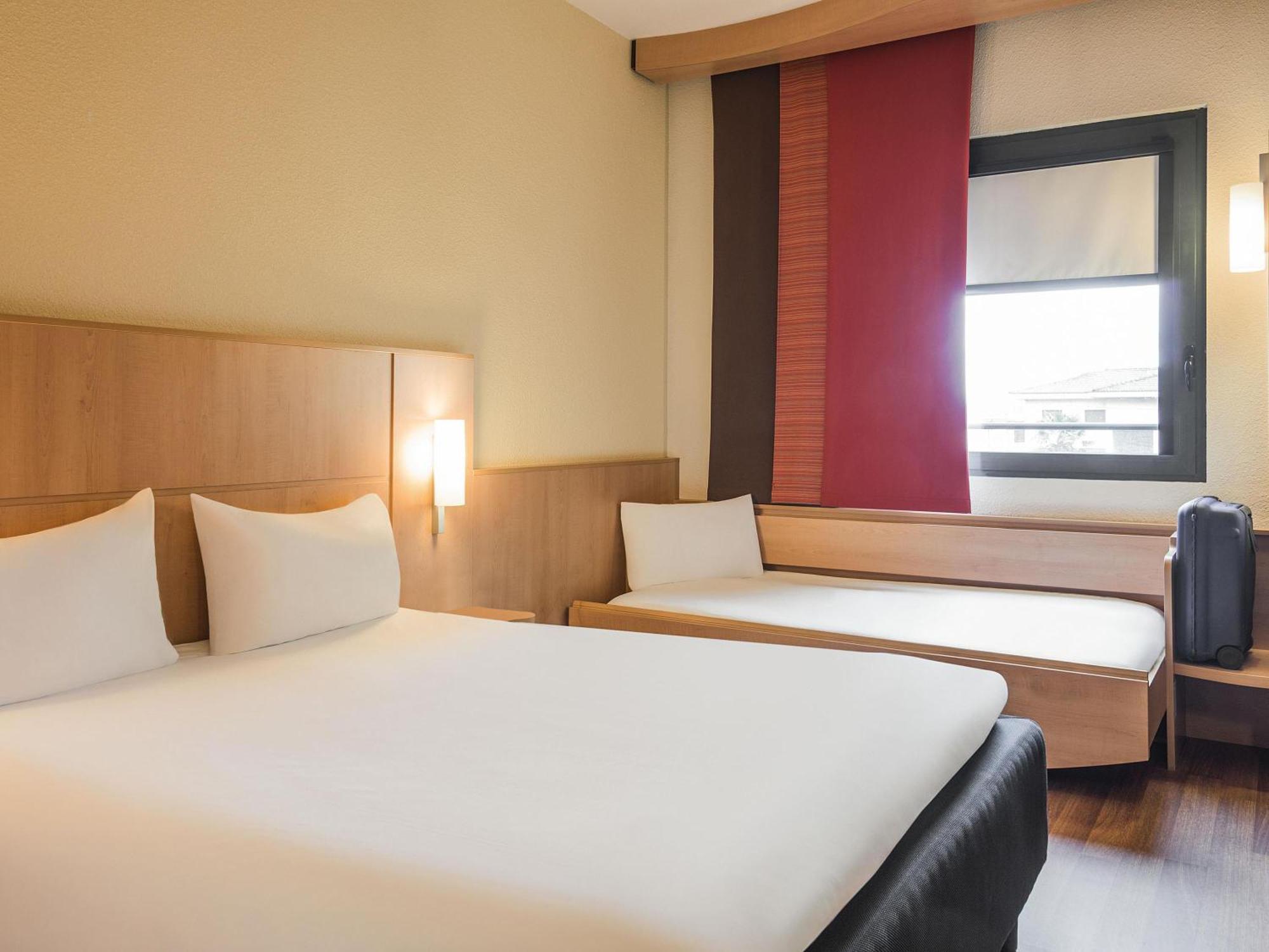 Habitación Estándar con 1 cama doble y 1 cama infantil