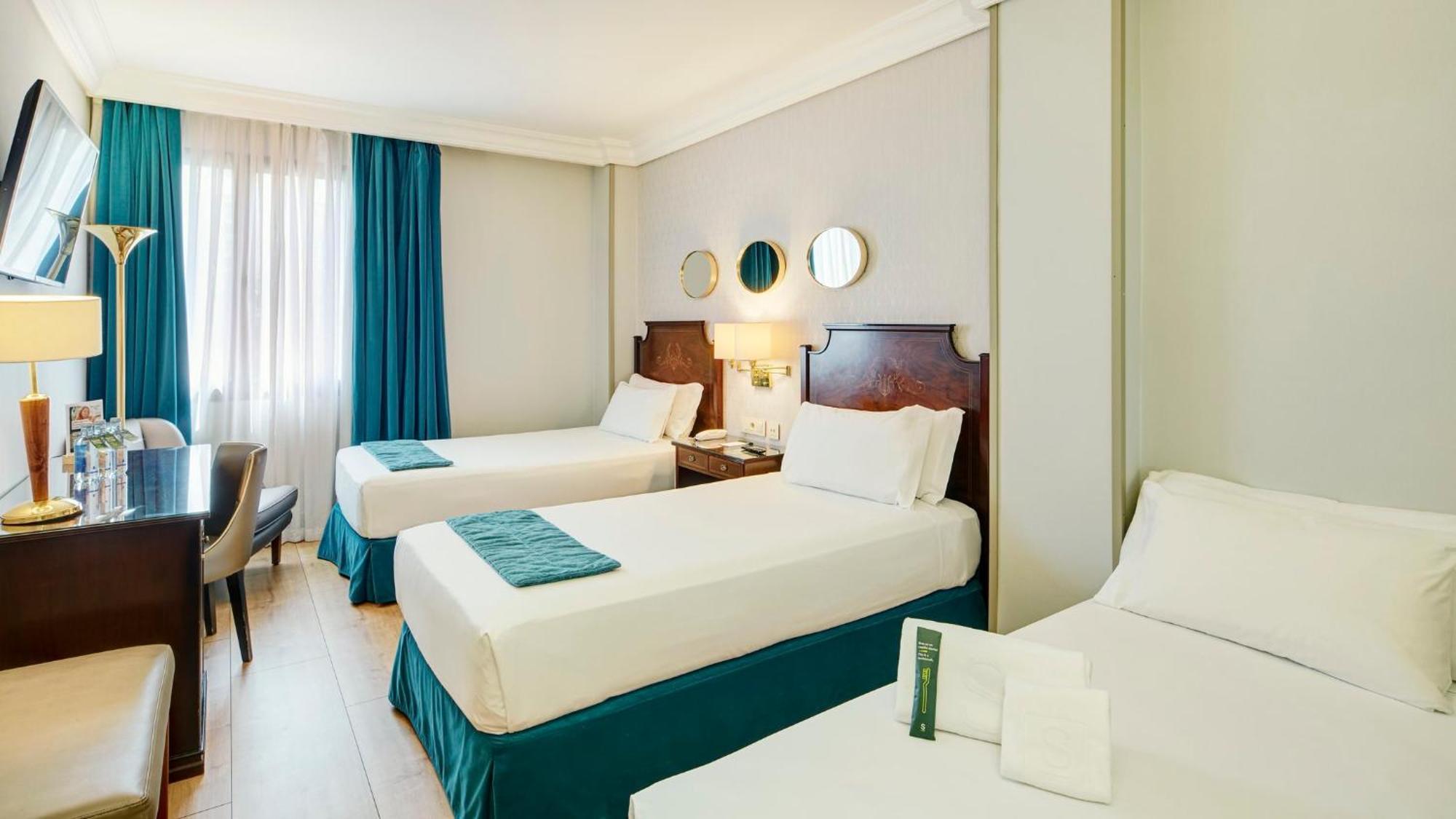 Chambre Double avec Lit d'Appoint