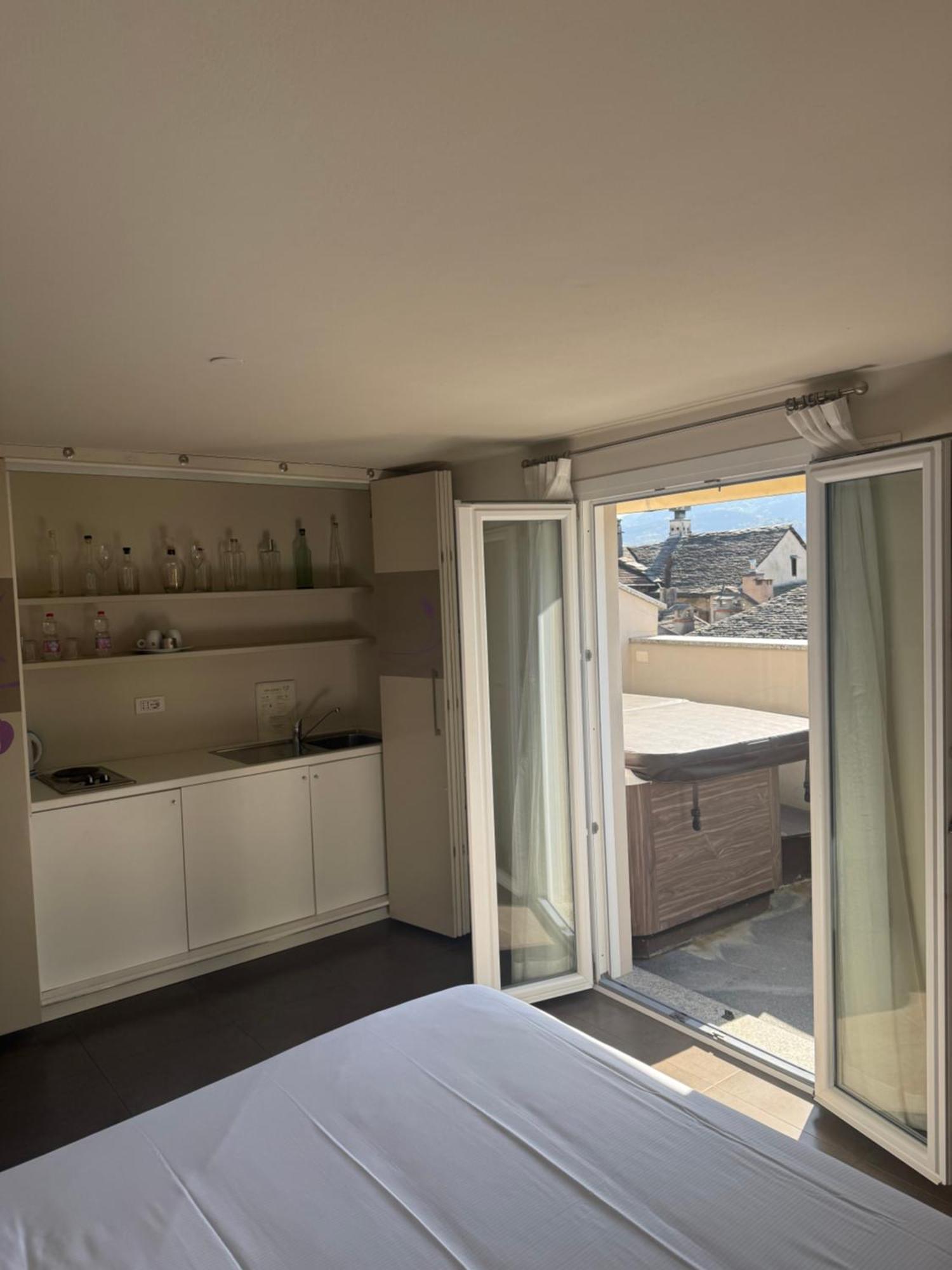 Double Room Lake View,1771576280:JPEG