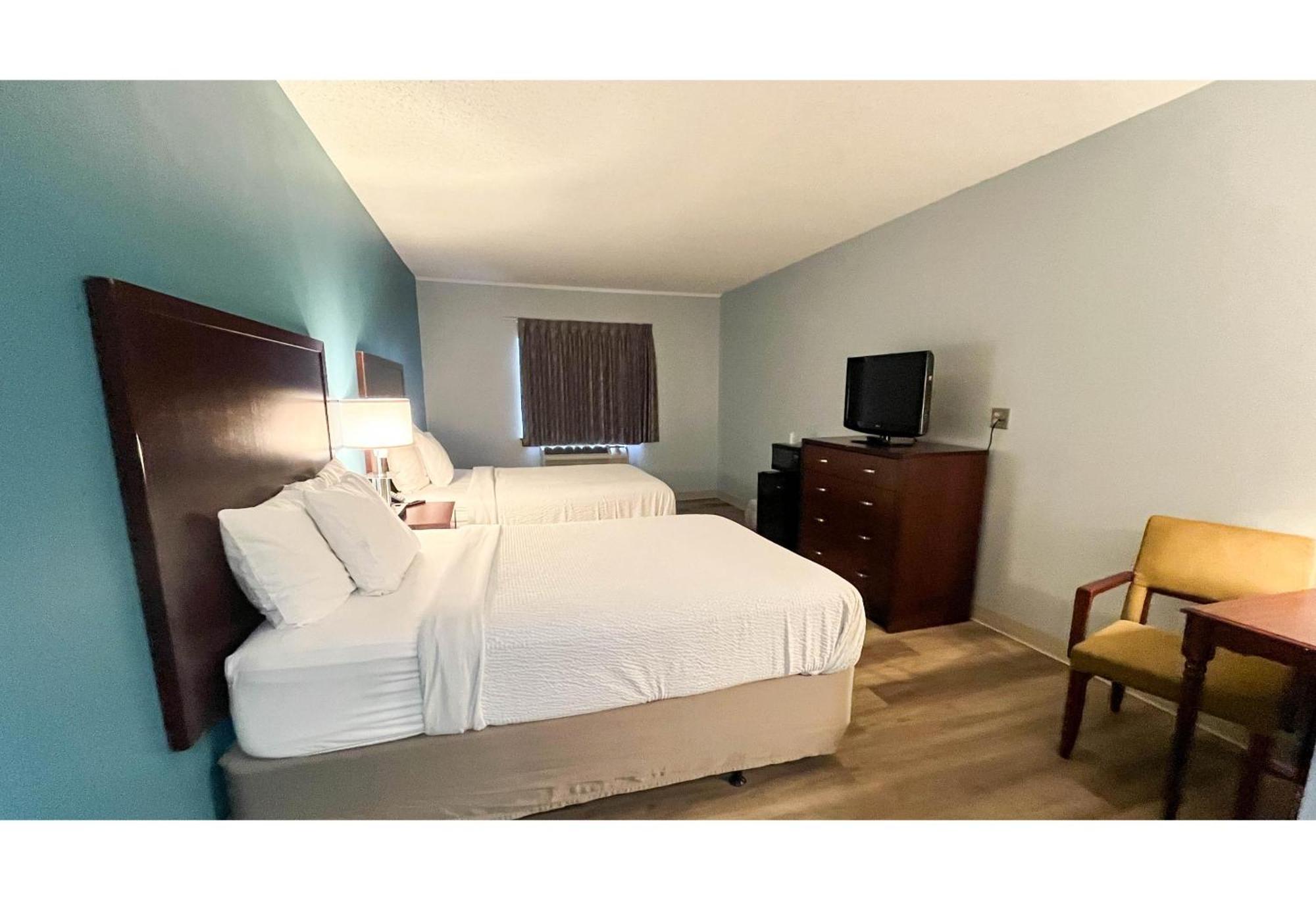 2 FULL BEDS | NON-SMOKING JACUZZI TUB MICFRIDGE