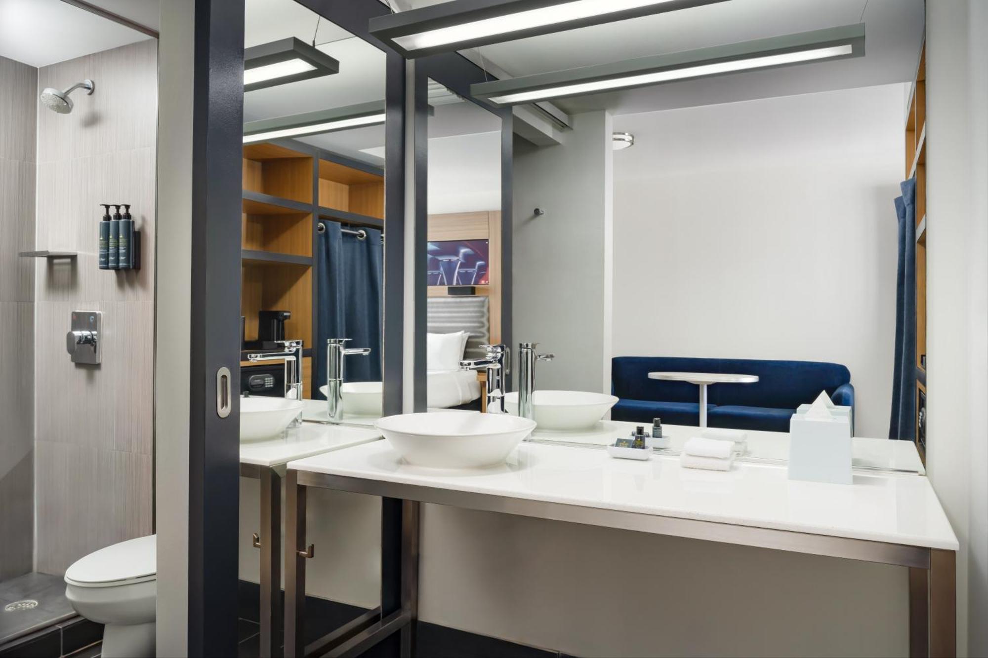 Grande Chambre avec 1 Lit King-Size et Balcon - Vue sur Ville - Étage Supérieur