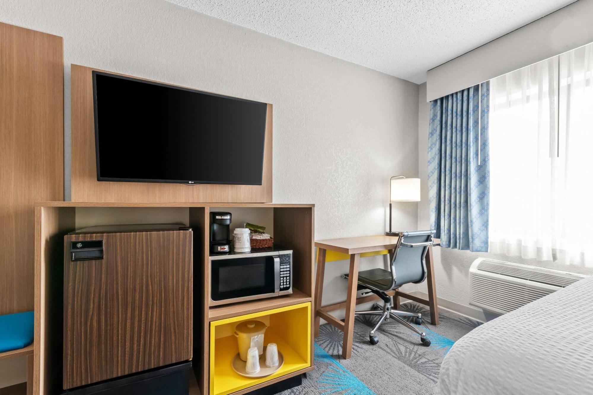 Double Room with Two Double Beds - Mobility Access/Non-Smoking