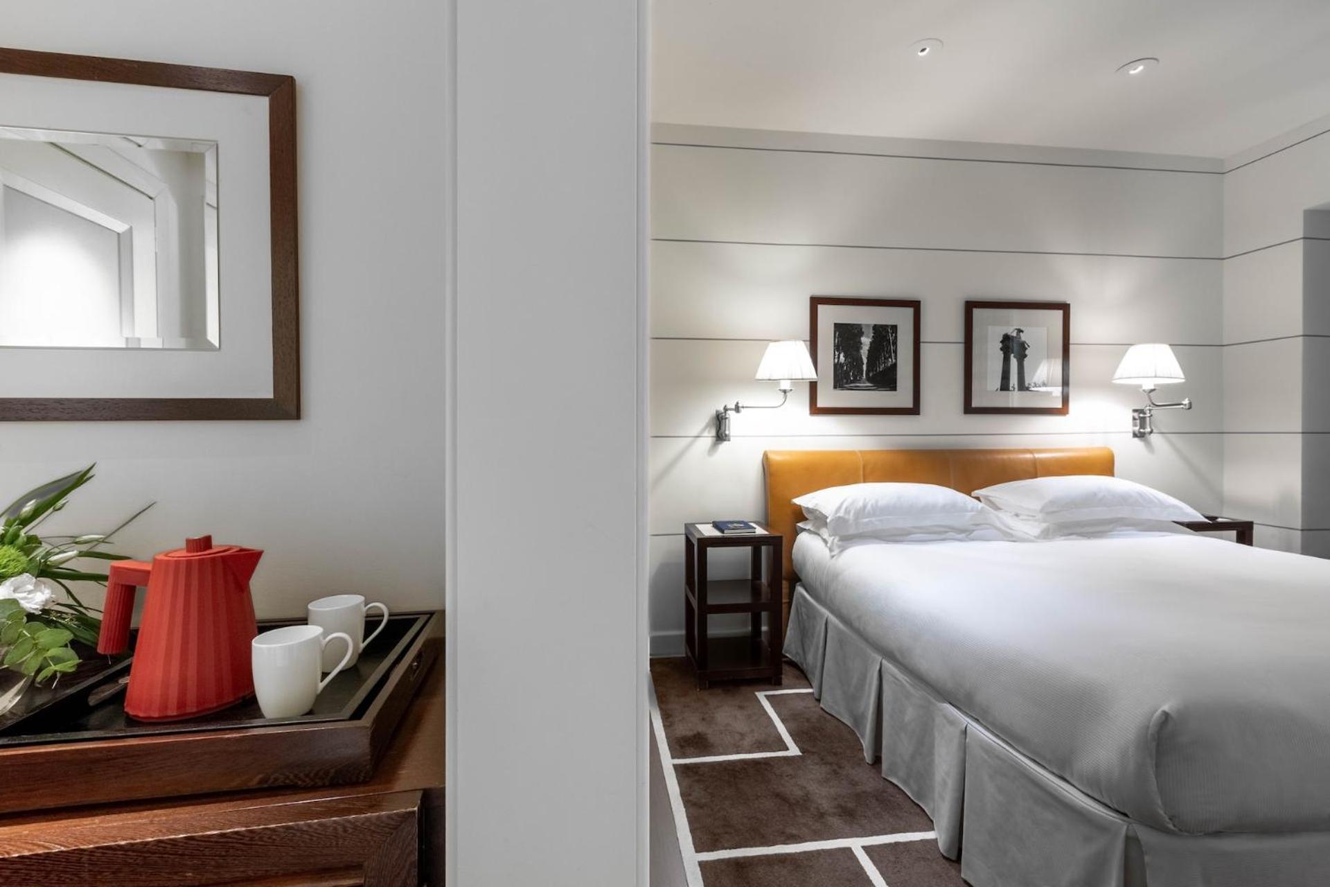 Quarto Clássico com Cama de Casal ou 2 de Solteiro