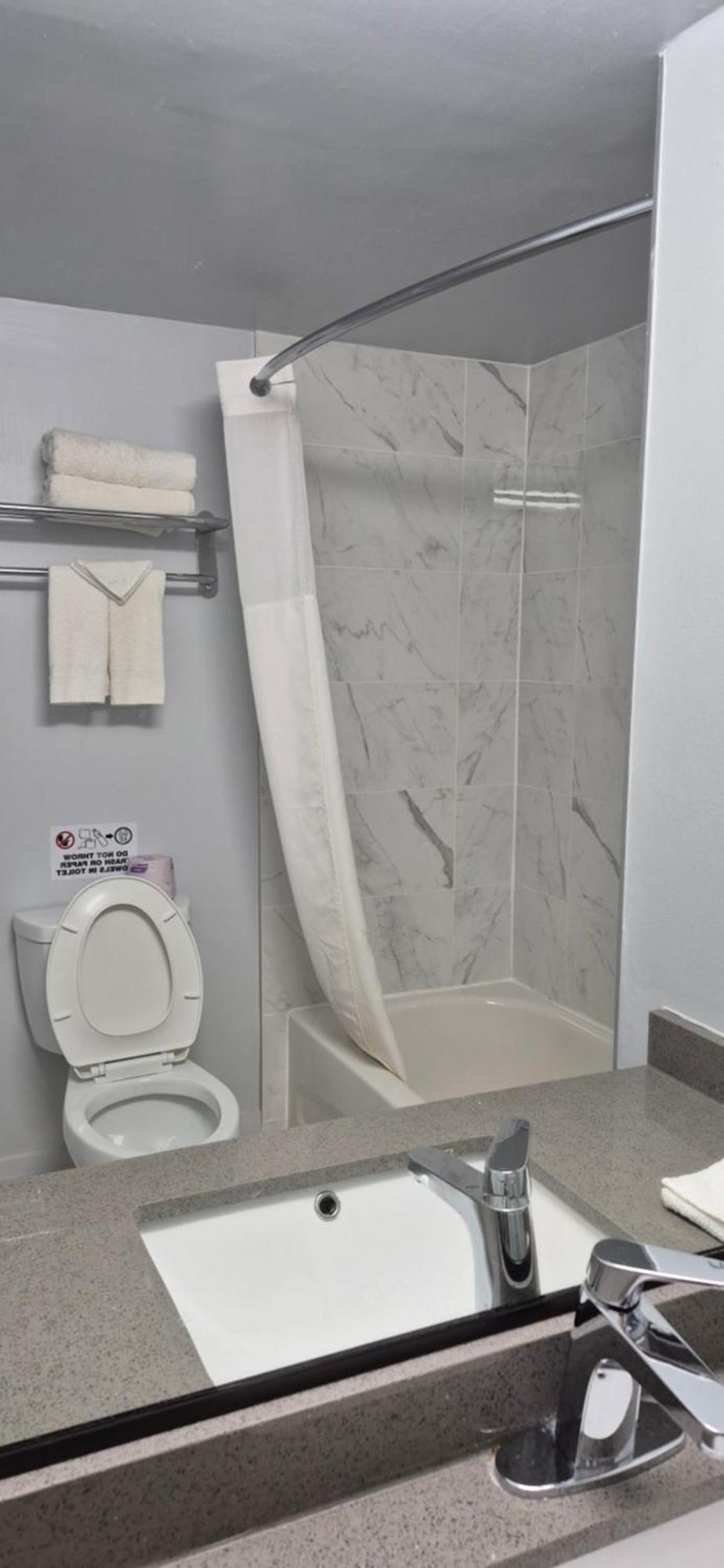 Hébergement de Luxe Lit Queen-Size avec Bain à Remous