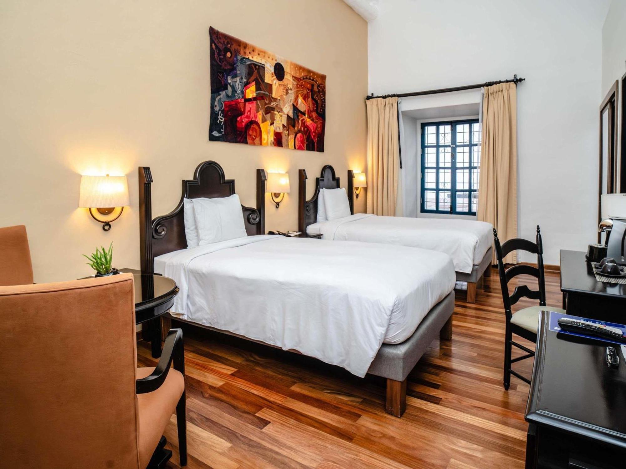 Quarto com 2 Camas de Solteiro