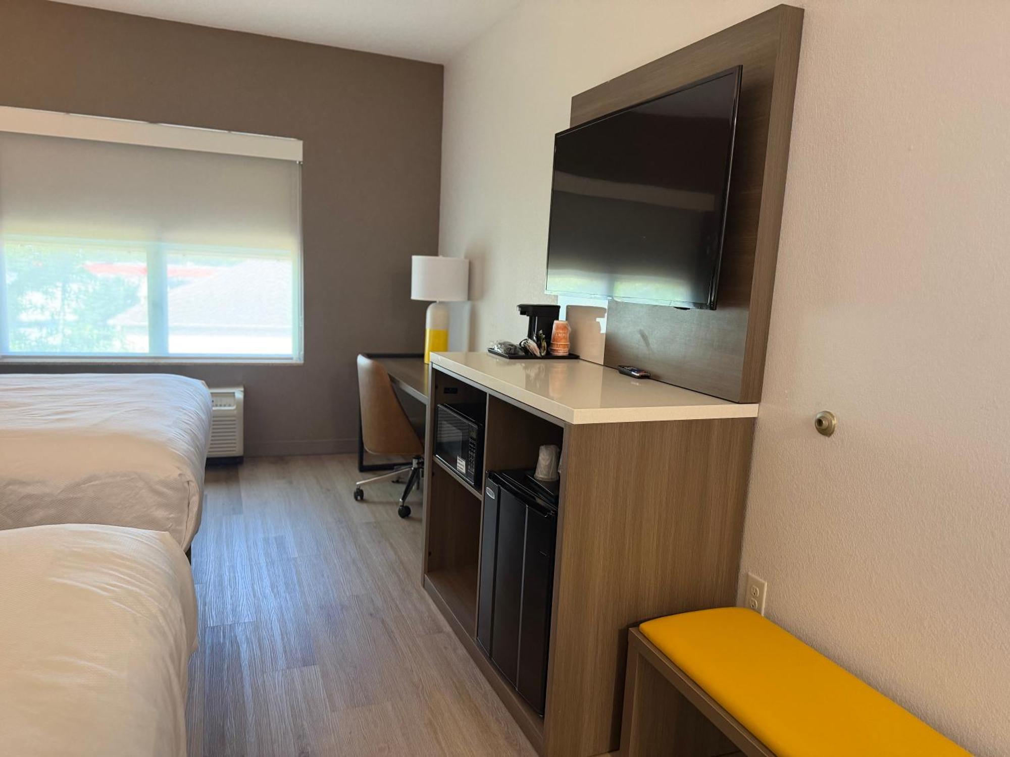 Queen Room with Two Queen Beds - Non-Smoking