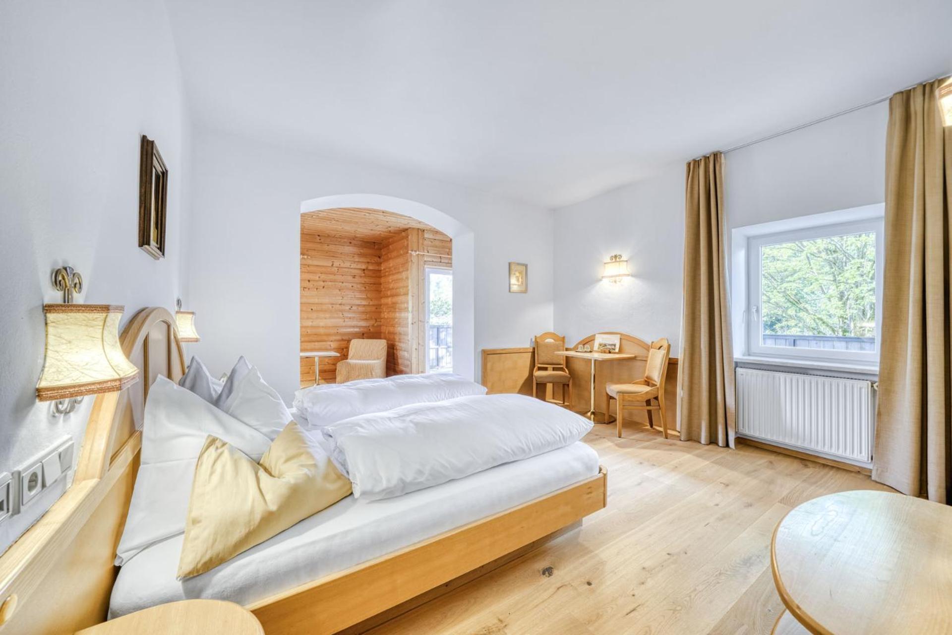 Familienzimmer (2 Erwachsene + 2 Kinder)