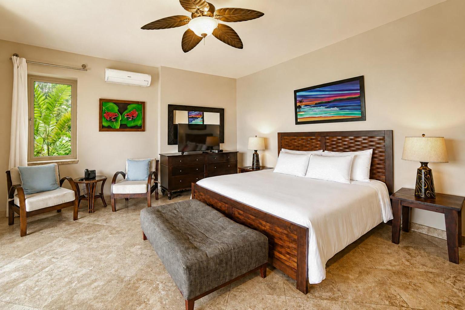 Quarto com Cama King-size e Vista do Mar