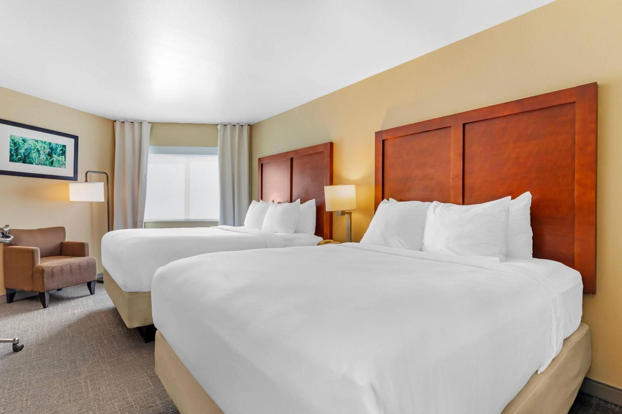 Queen Room with Two Queen Beds - Non-Smoking