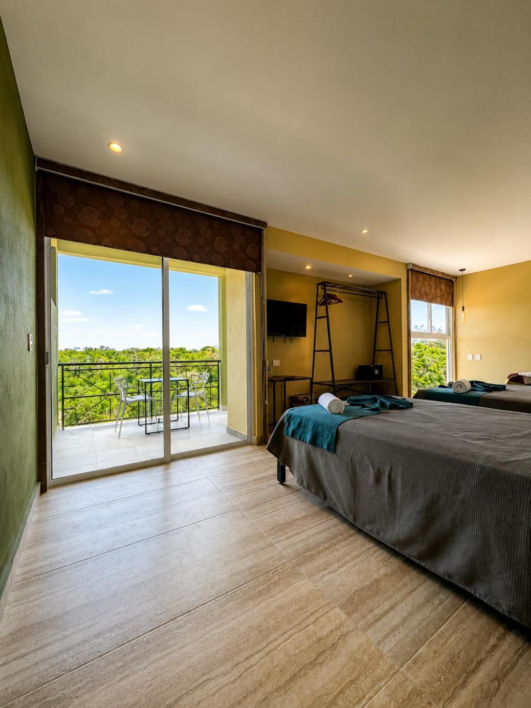 Zweibettzimmer mit Gartenblick