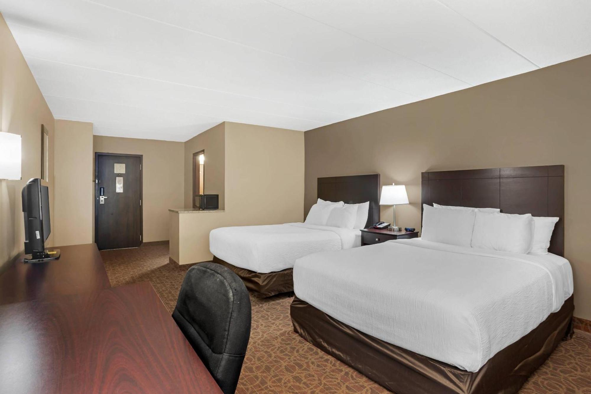 Queen Room with Two Queen Beds - Non-Smoking