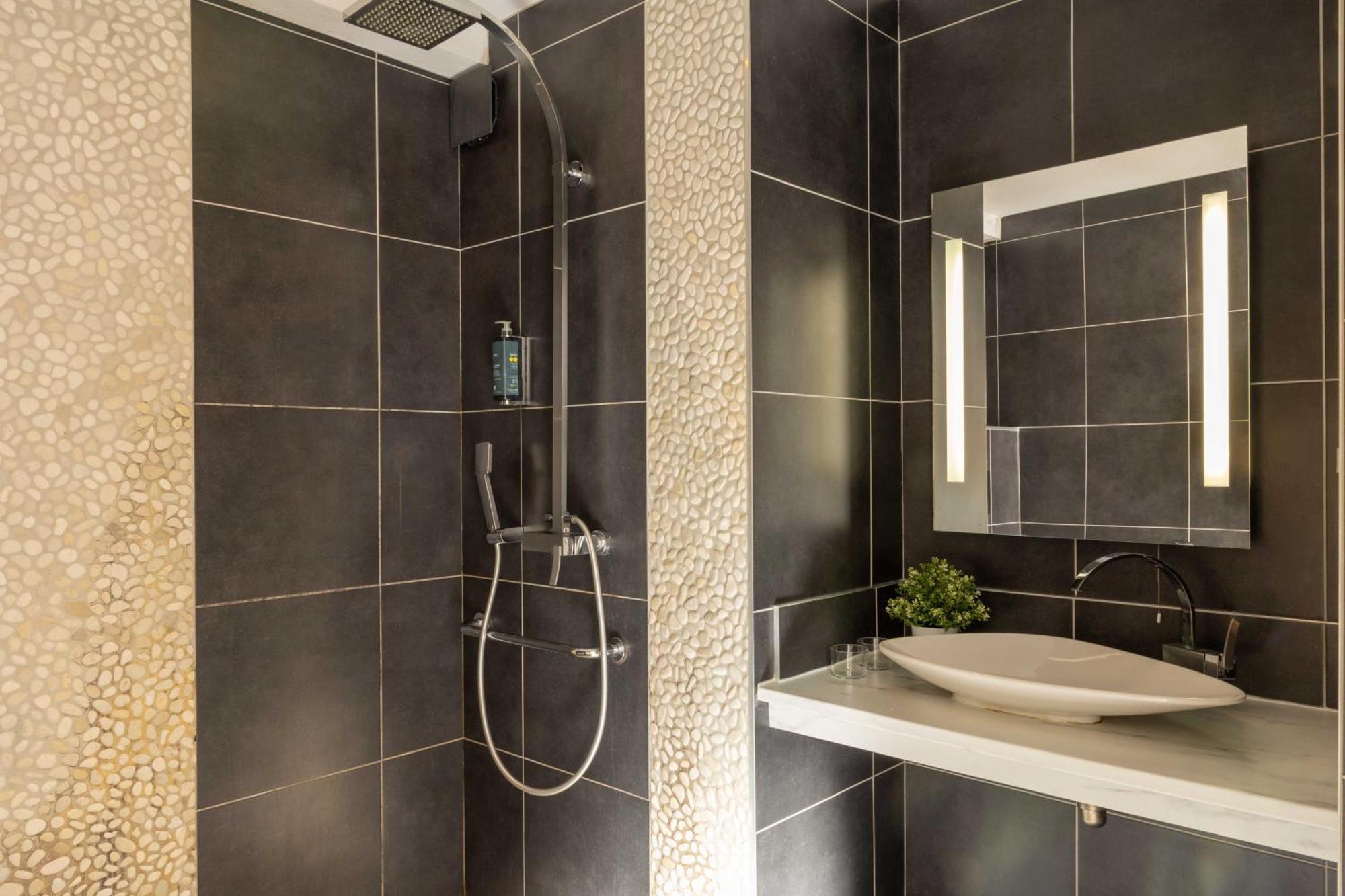 Chambre Lit Queen-Size Confort