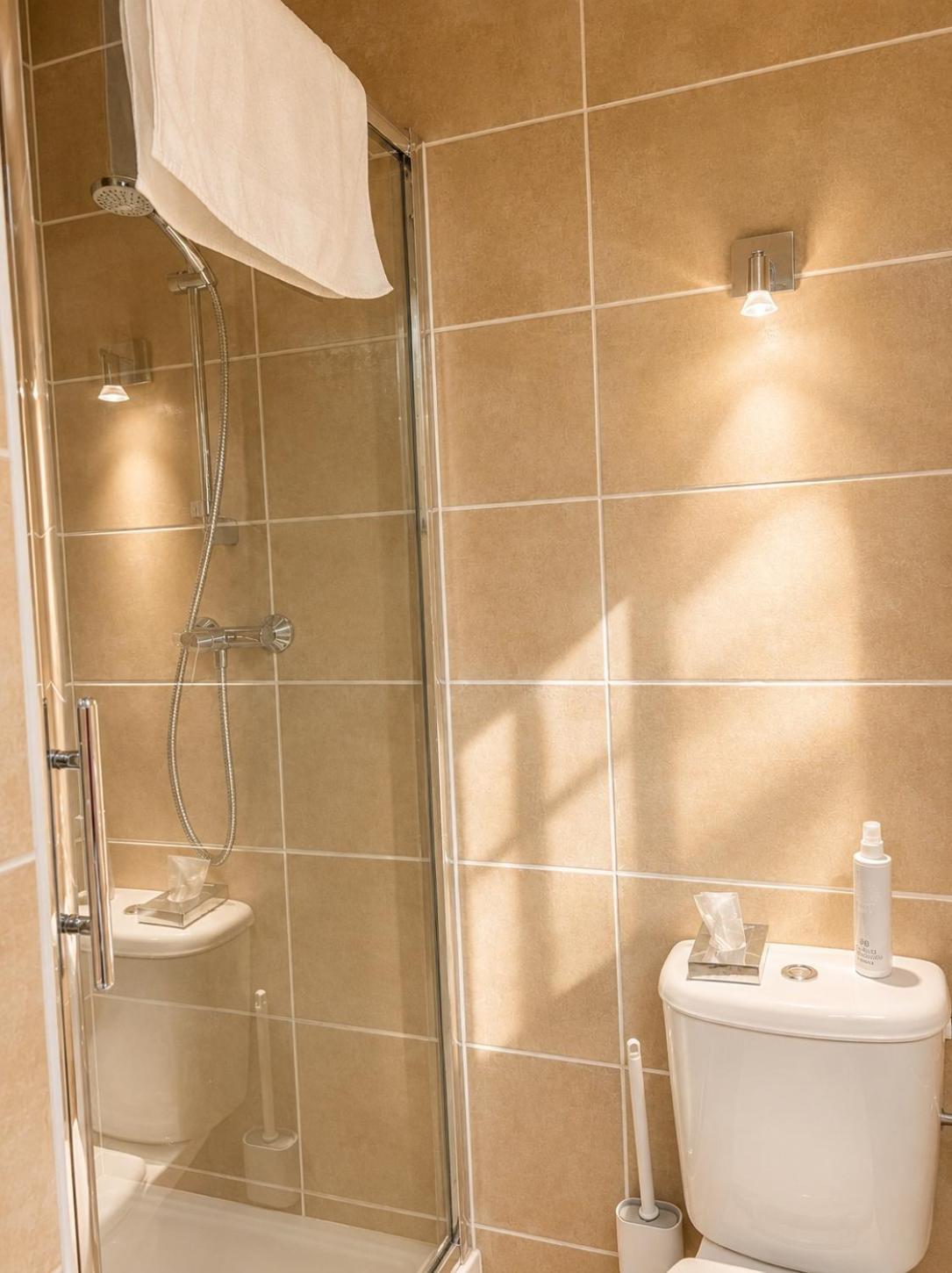 Chambre Lits Jumeaux/Triple avec Climatisation