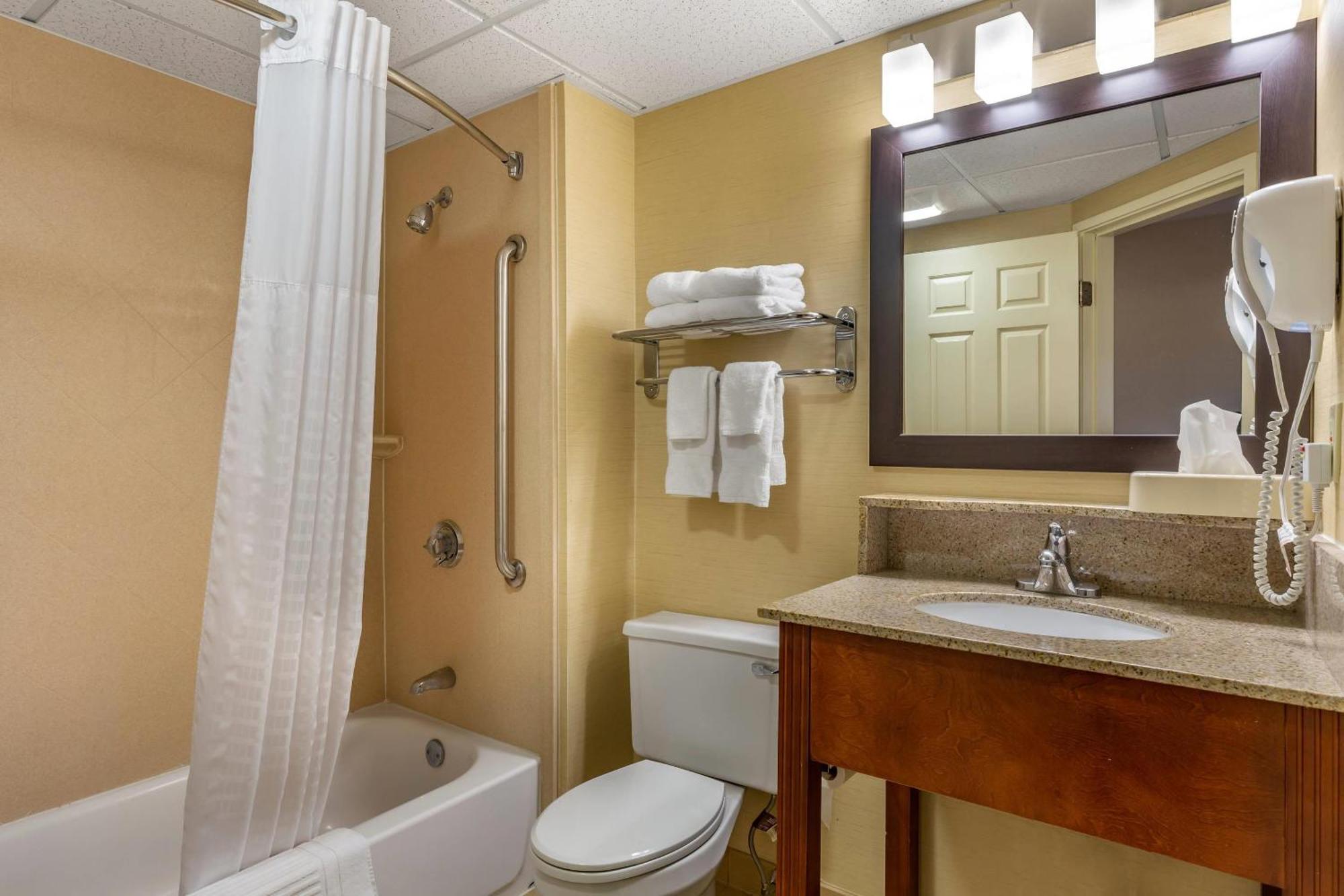 Double Room with Two Double Beds - Accessible/Non-Smoking