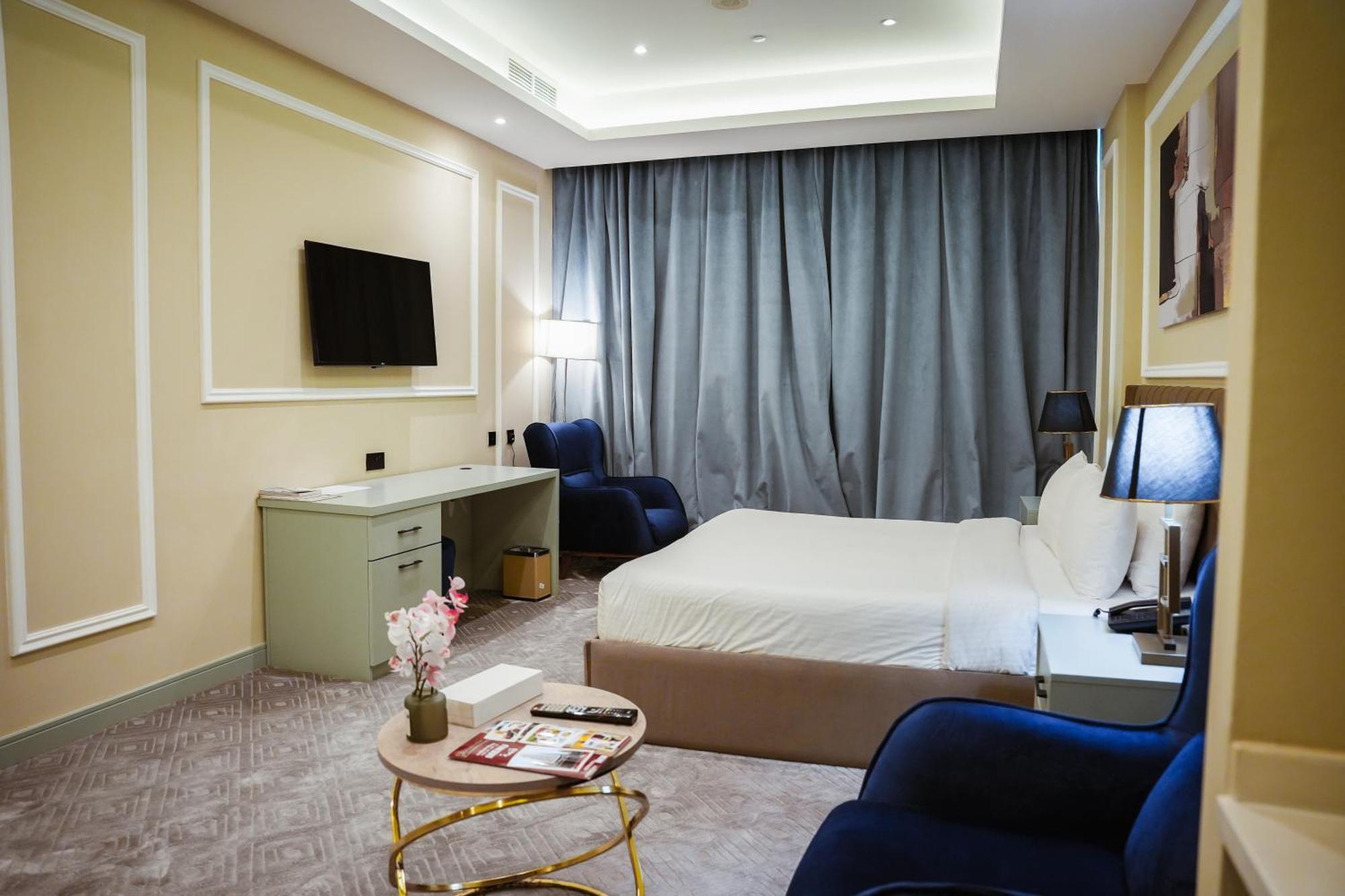 Deluxe Suite