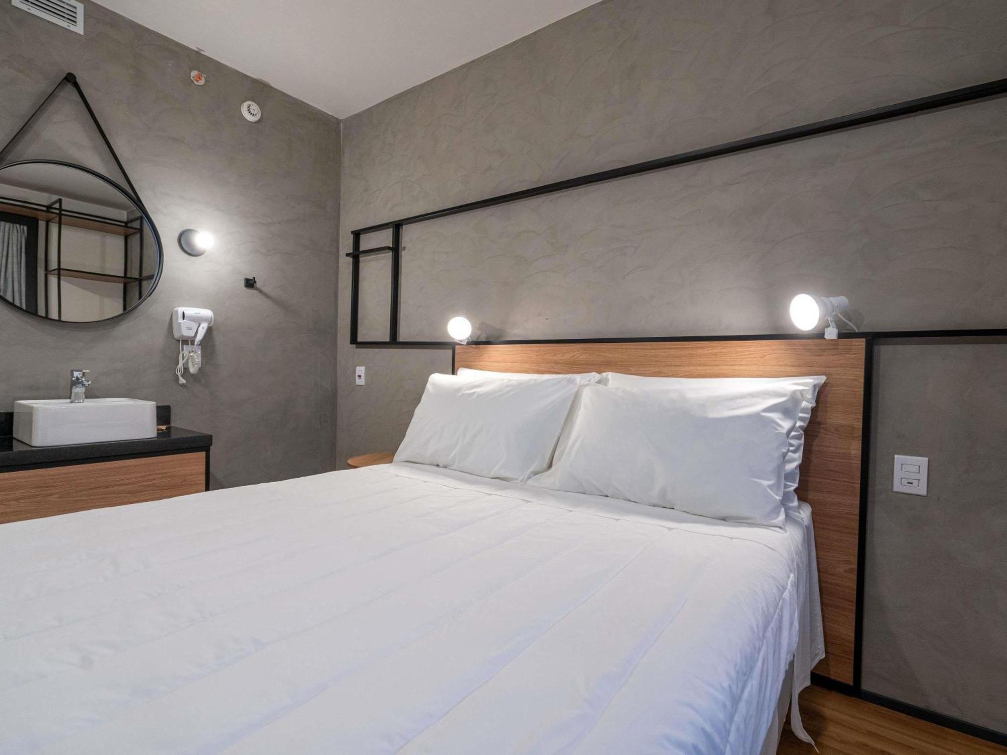 Quarto Standard com 1 Cama de Casal