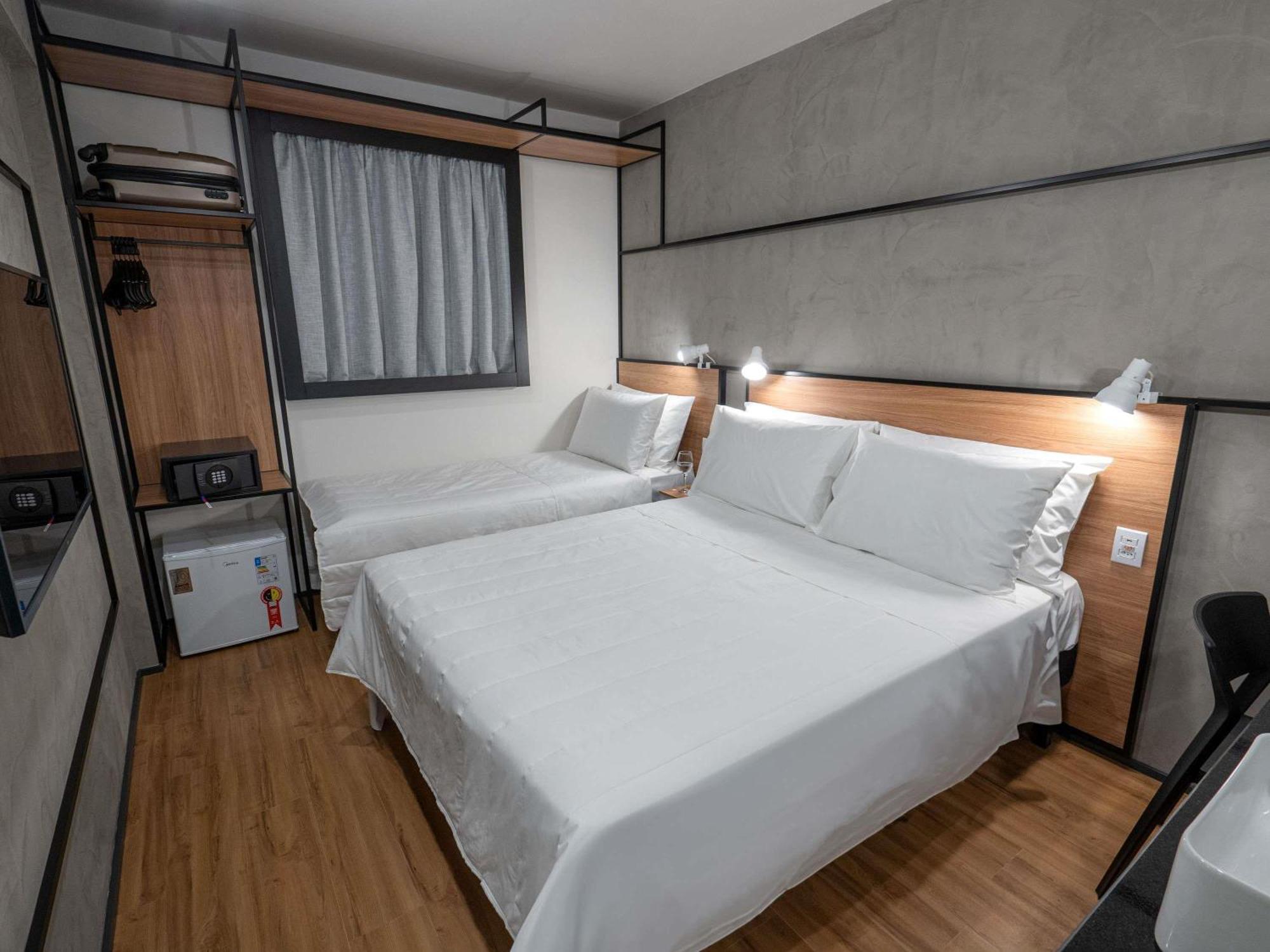 Quarto Standard com 1 Cama de Casal e 1 de Solteiro