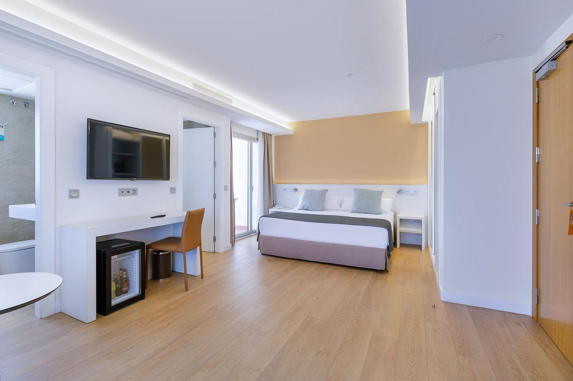 Suite Junior Familiale (3 Adultes + 1 Enfant)