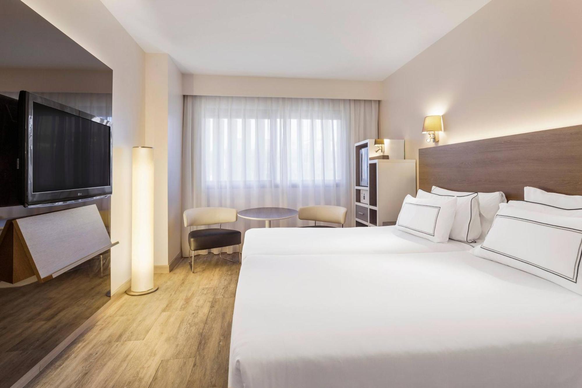 Tweepersoonskamer met 2 Aparte Bedden