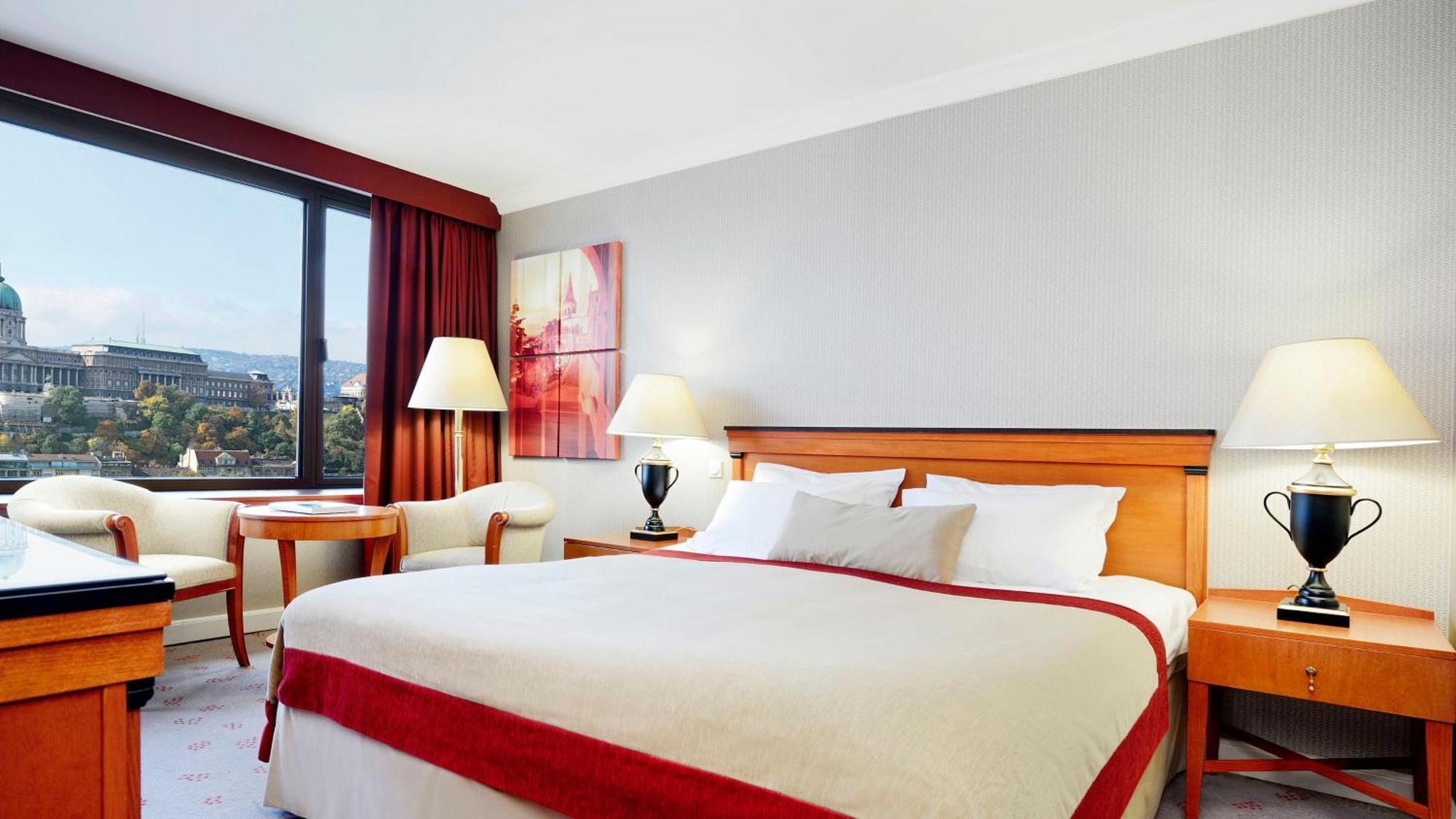 Classic Zimmer mit Queensize-Bett und Flussblick