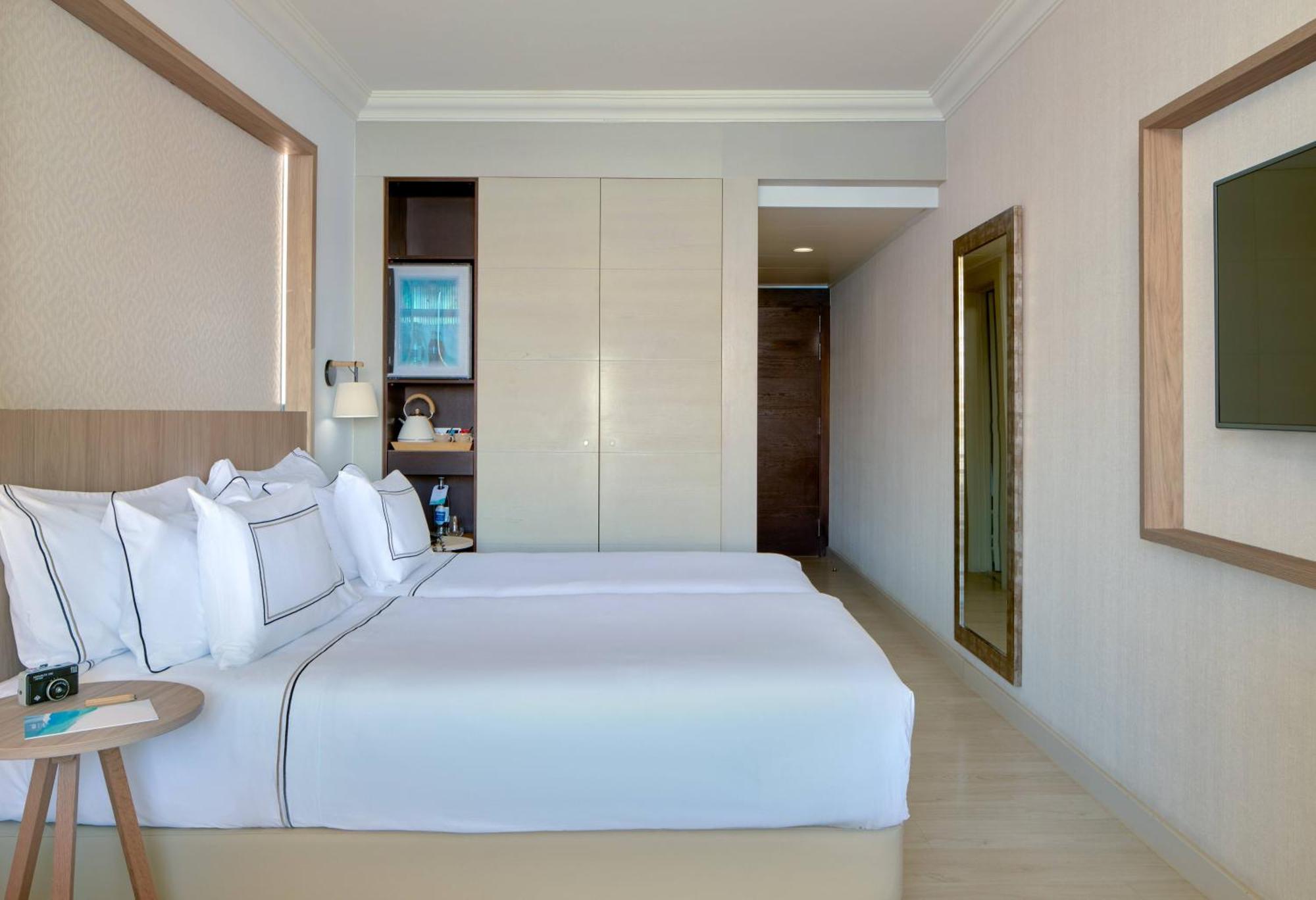 Habitación Familiar Superior con vistas frontales al mar