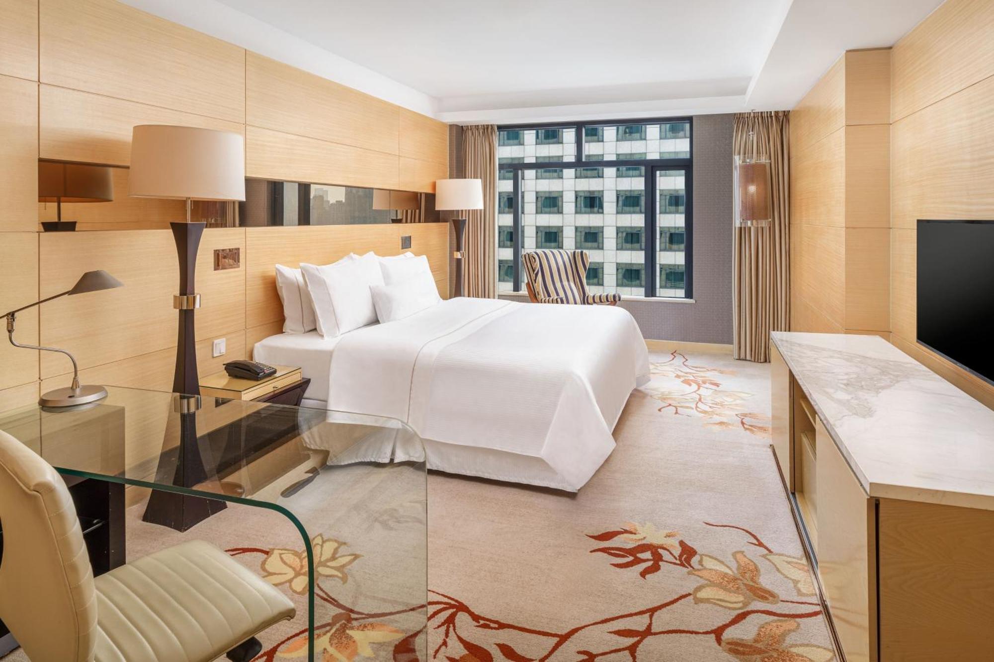 Grand Deluxe King Room