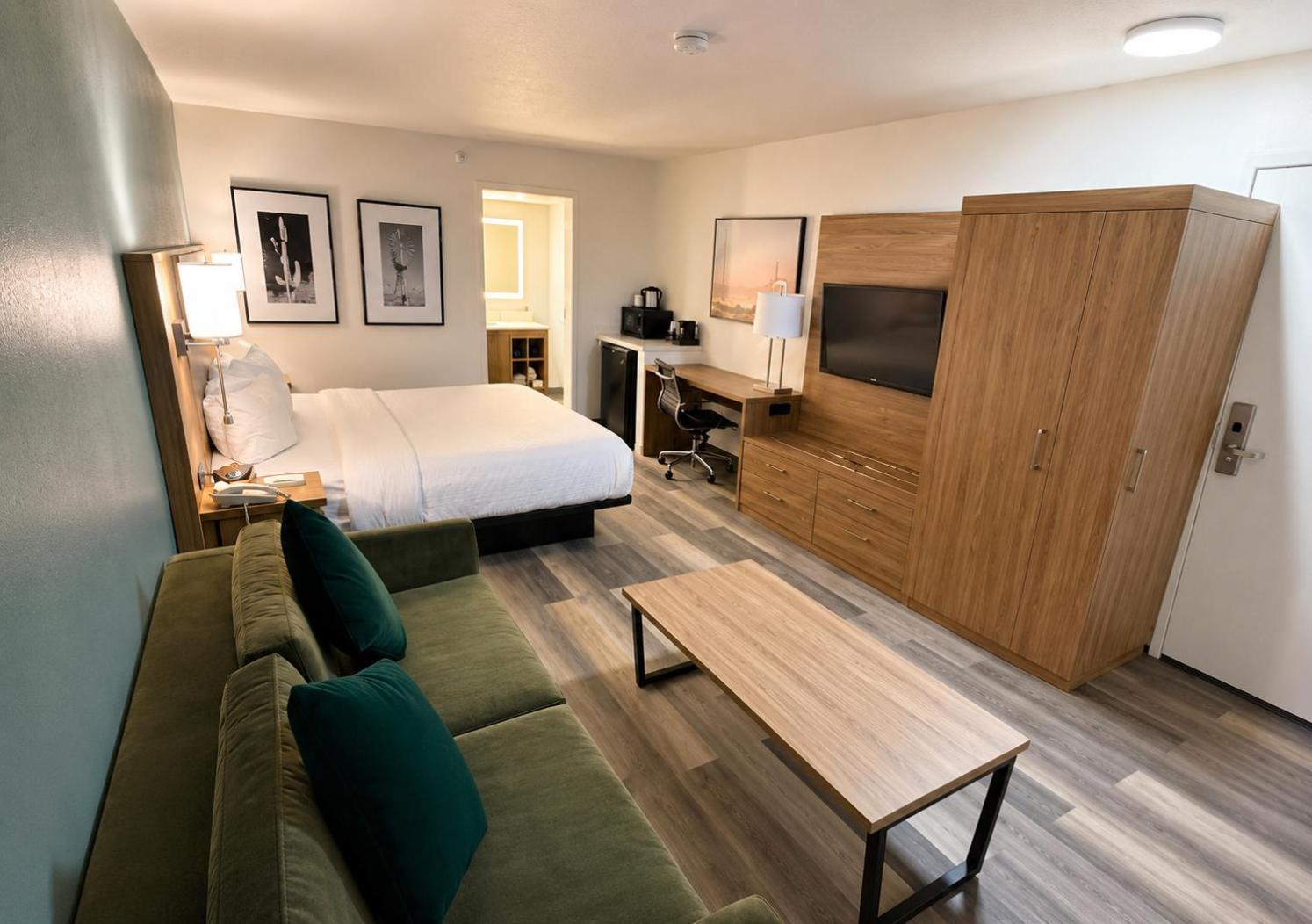 King Room with Sofa Bed - Non-Smoking