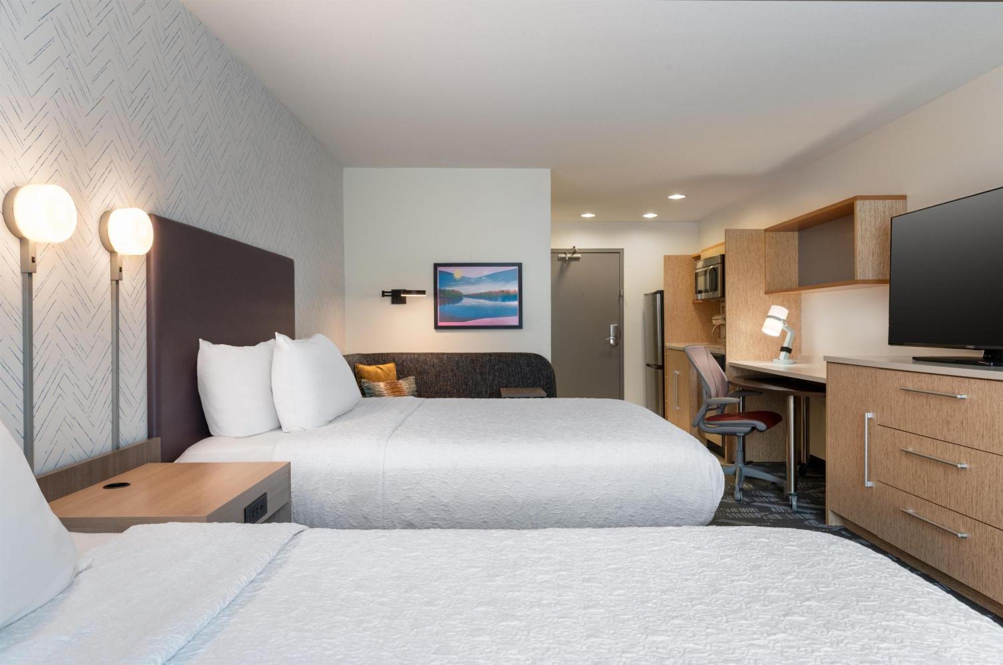 Queen Studio Suite with Two Queen Beds - Non-Smoking