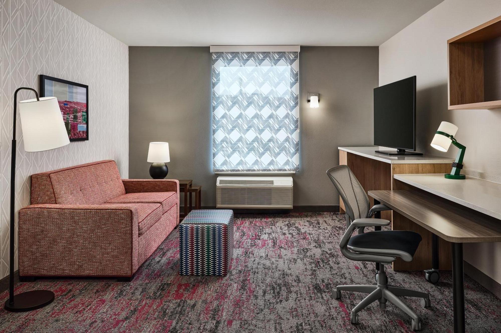 One-Bedroom King Suite - Non-Smoking
