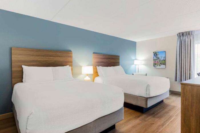 Queen Room with Two Queen Beds - Non-Smoking