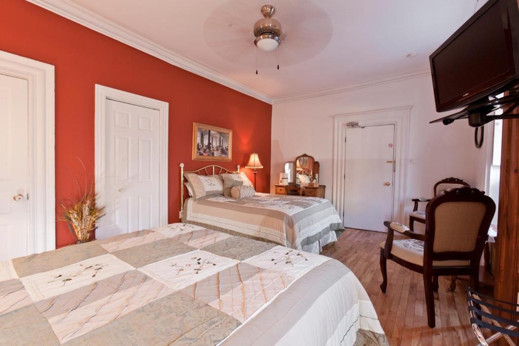 Doppelzimmer mit 2 Doppelbetten