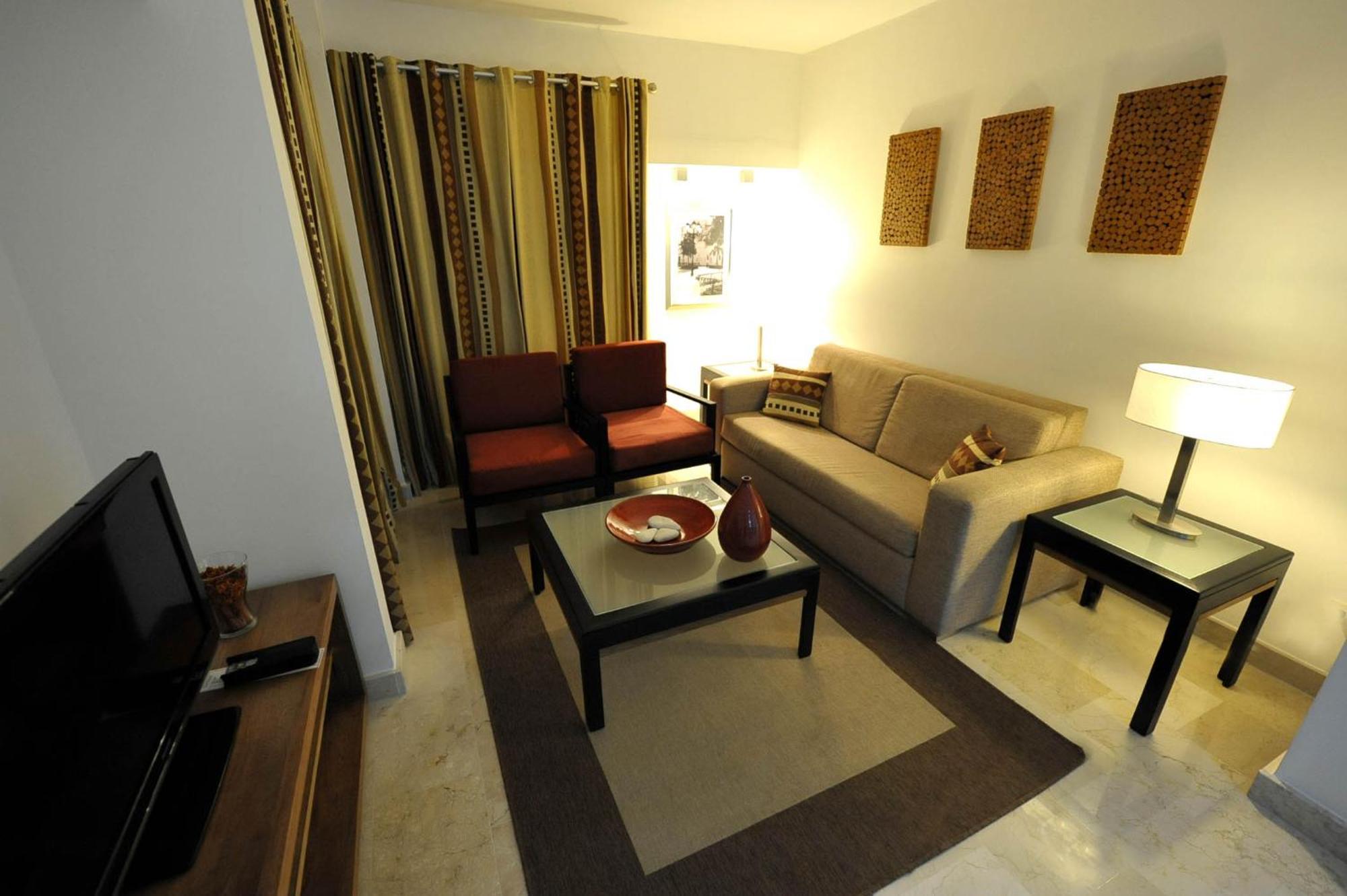 One-Bedroom King Suite with Sofa Bed - Non-Smoking
