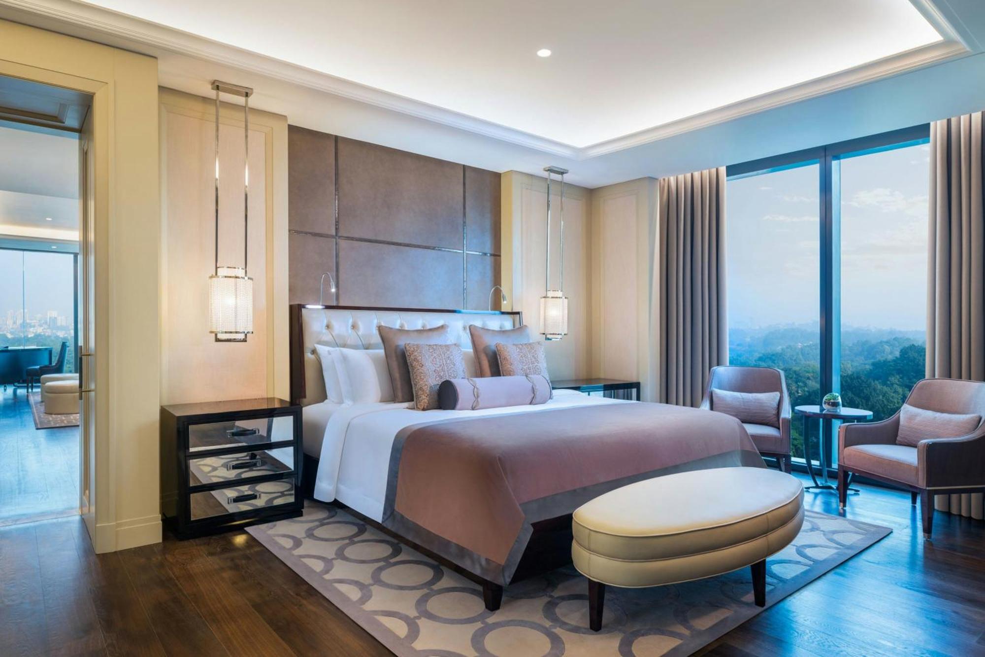 John Jacob Astor Suite Lake Gardens View
