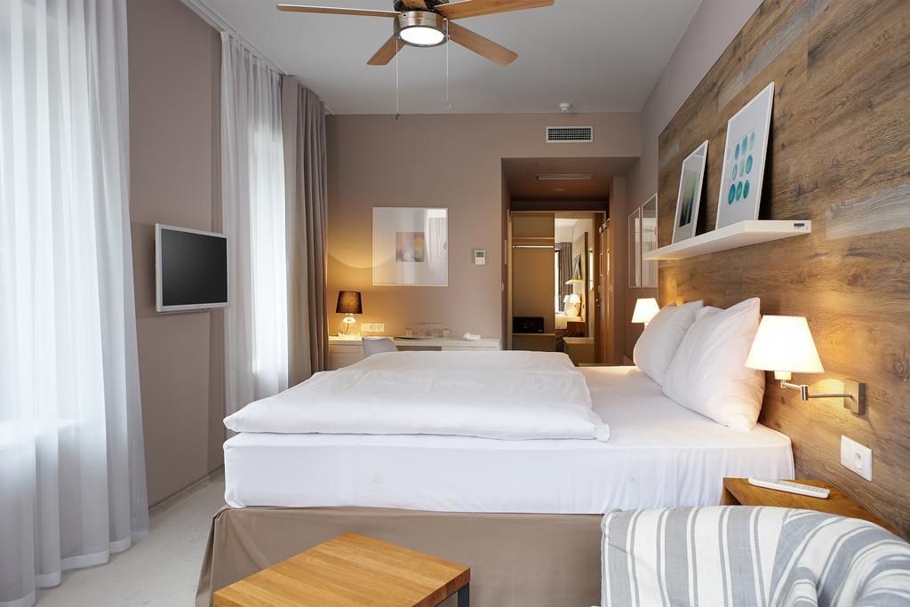 Superior Doppelzimmer mit Balkon und Blick auf den Golfplatz