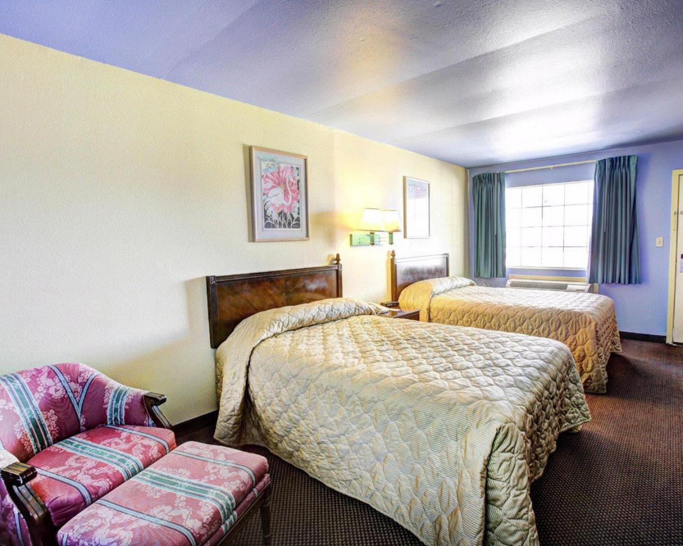 Double Room with Two Double Beds - Smoking