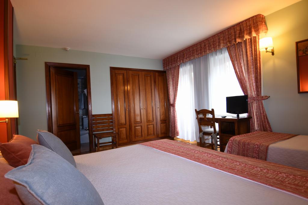 Triple Room (2 Adults + 1 Child),1678627635:JPEG