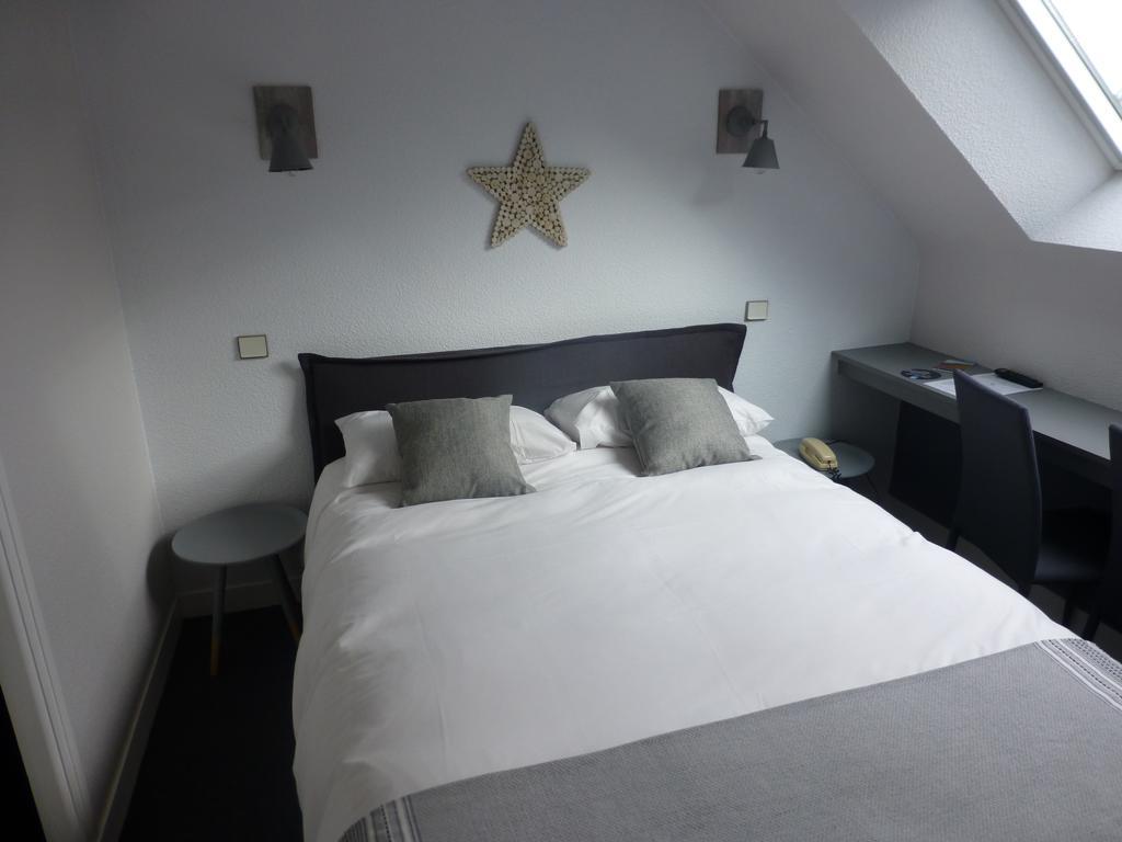 Small Double Room,342744463:JPEG