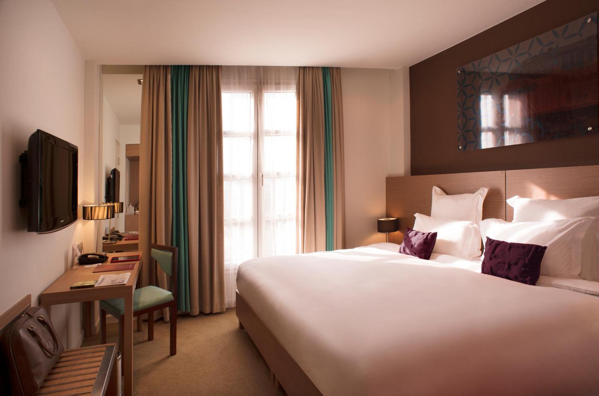 Classic Superior Double Room with City View
