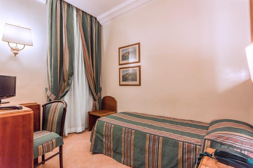 Single Room,190517275:JPEG