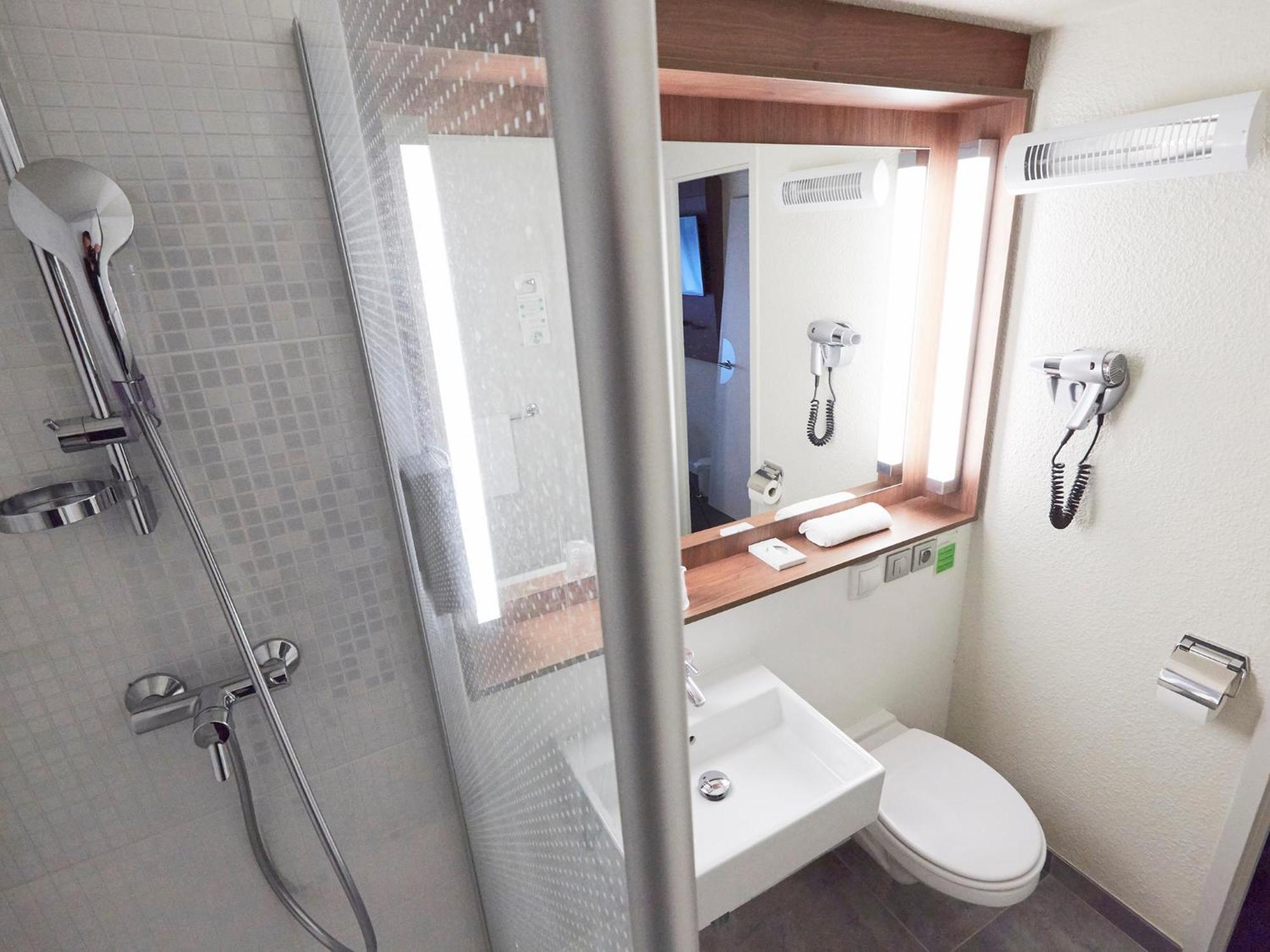 Chambre double standard avec 1 lit simple - Jusqu’à 10 ans