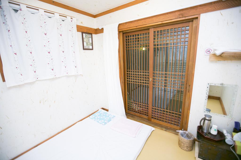 Chambre Double avec Salle de Bains Commune