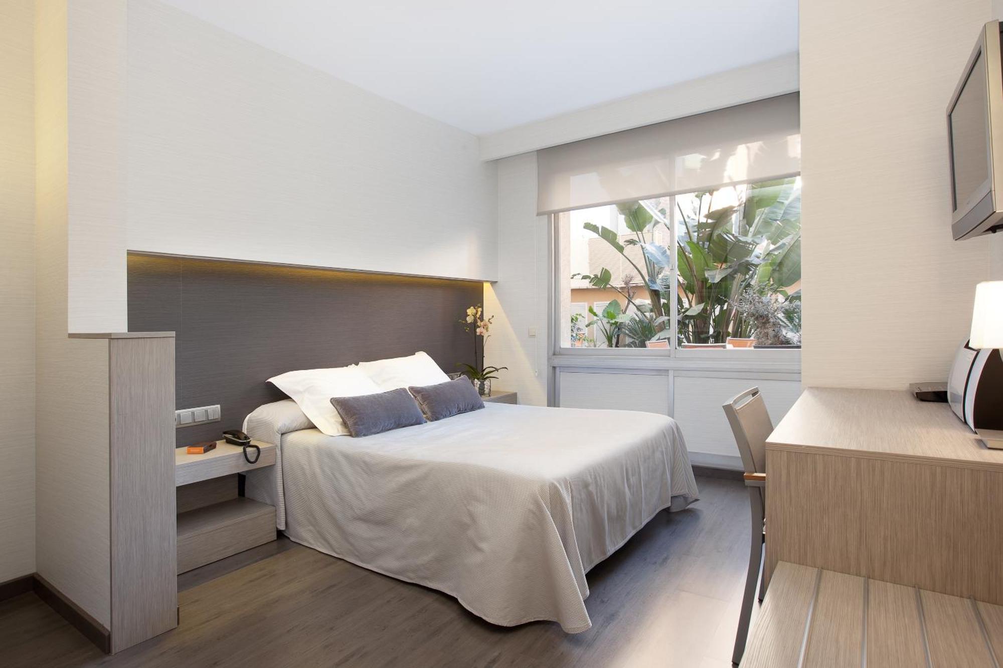 Standard Doppel- oder Zweibettzimmer mit Gartenblick